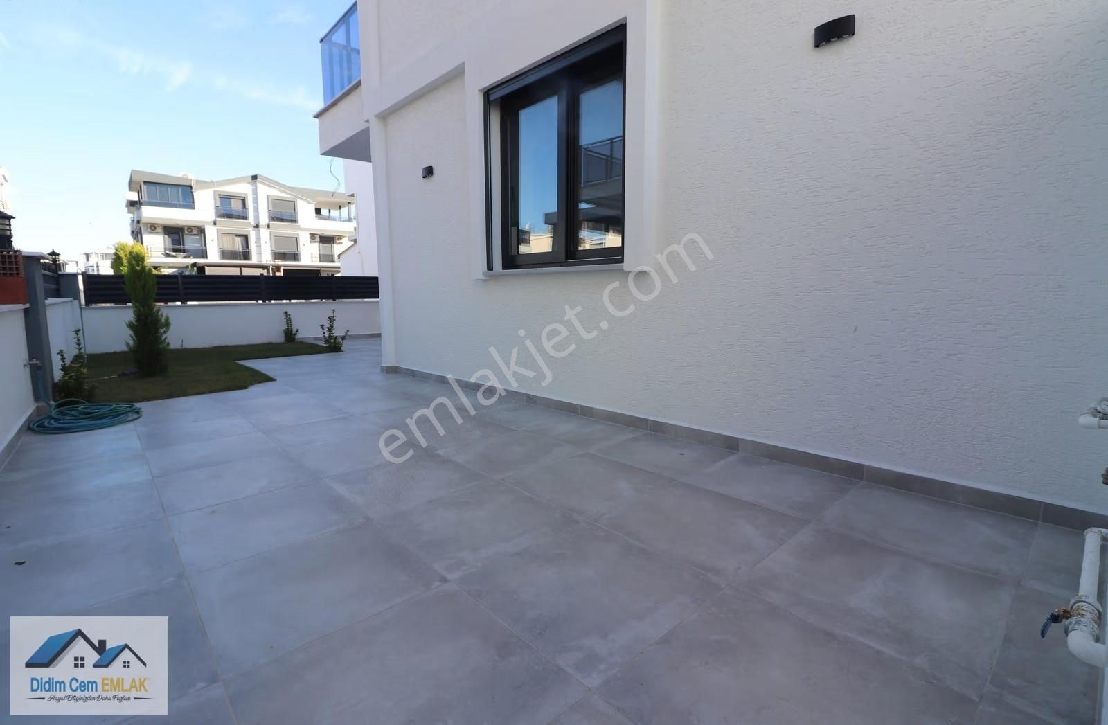 Müstakil Girişli Satılık 3+1 Triplex Villa - Görsel 22