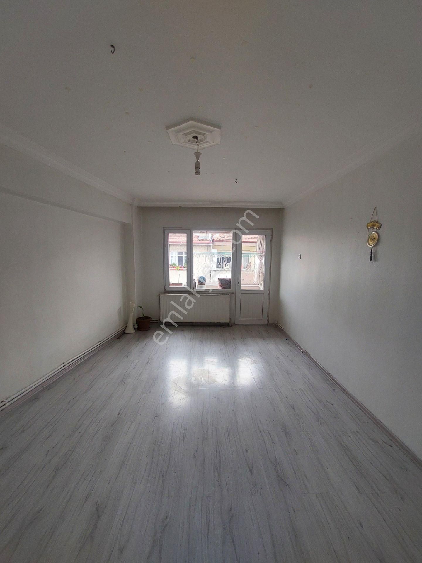 Yıldız Gayrimenkul'den Kiralık Daire Doğum Evi İlerisi Cadde Üzeri