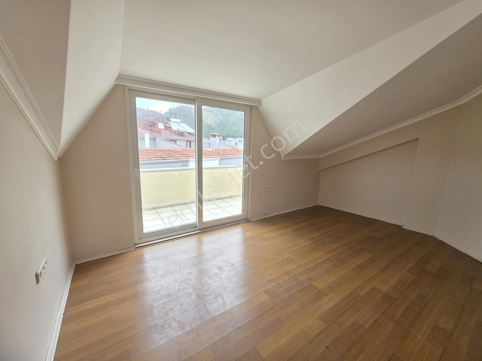 Marvera 'dan Merkezde Genç Binada 3+1 Satılık Dubleks Daire - Görsel 10