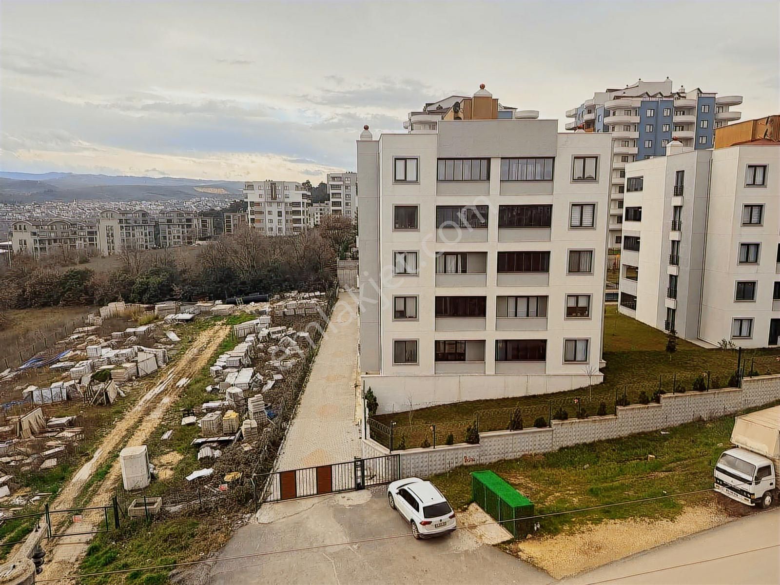 39 Ağustos Zafer Mah. Park Flora Kiralık 3+1 - Görsel 3