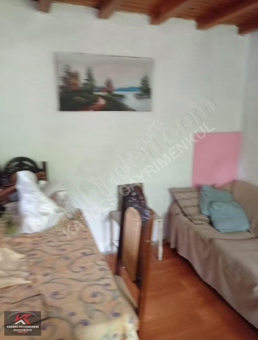 Karamürsel Yalakdere De | Doğa İçinde, Yola Cepheli Bahçeli Ev - Görsel 3