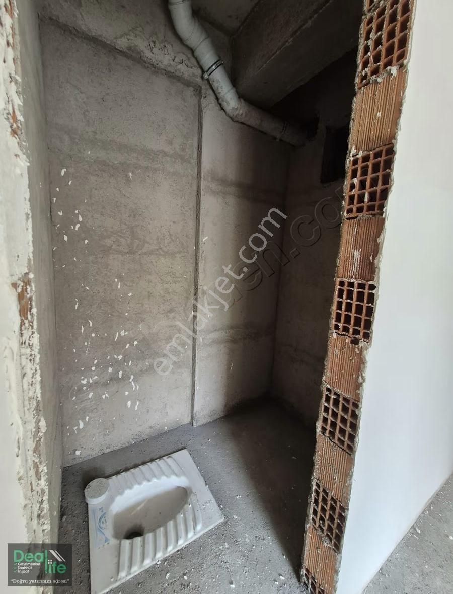 Deallife Gayrimenkul'den Fsm'de 3+1 Satılık Arakat