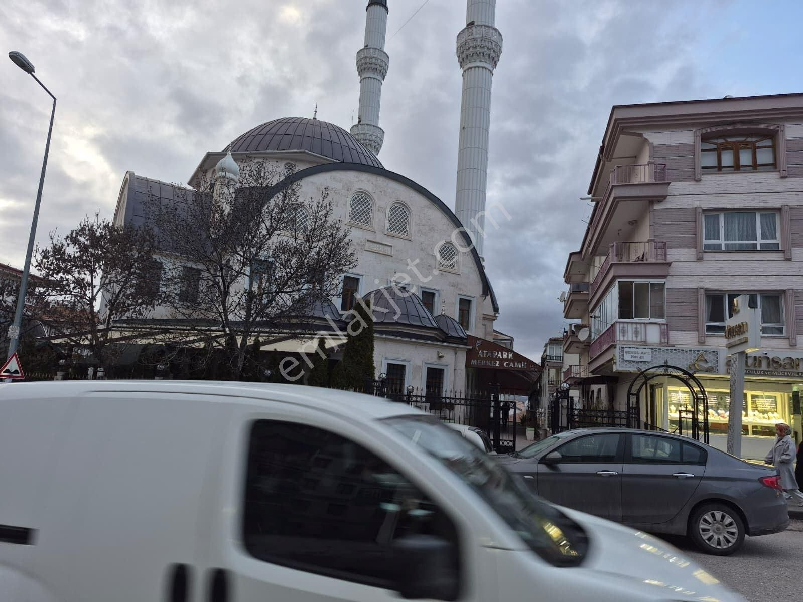 Atapark'ta Kiralık 3+1 Bağımsız Asansörlü - Görsel 4