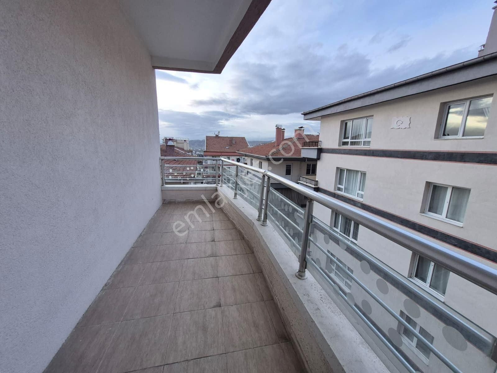 Atapark'ta Kiralık 3+1 Bağımsız Asansörlü - Görsel 9