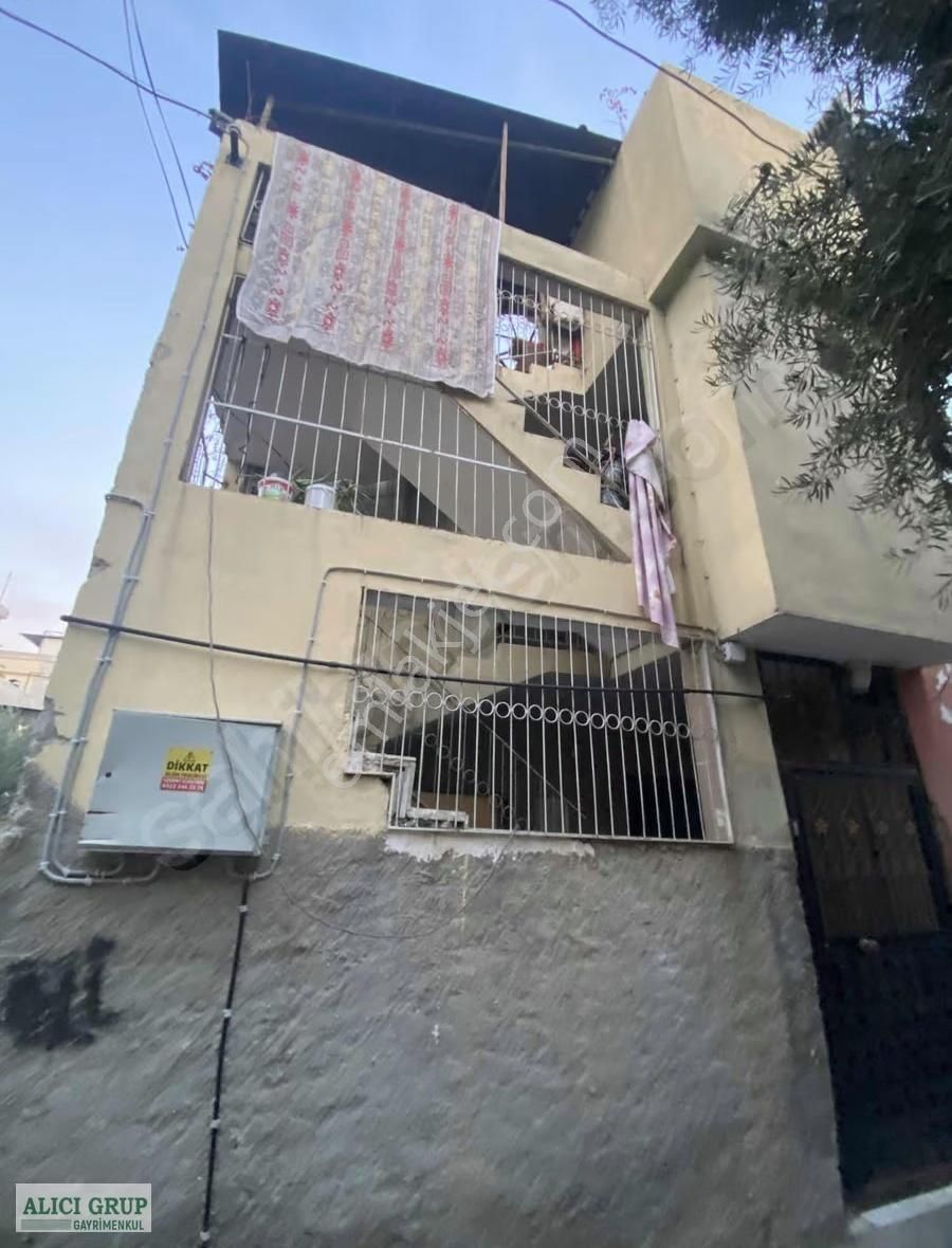 Yüreğır Karşıyakada Cazip Müstakil Ev - Görsel 5