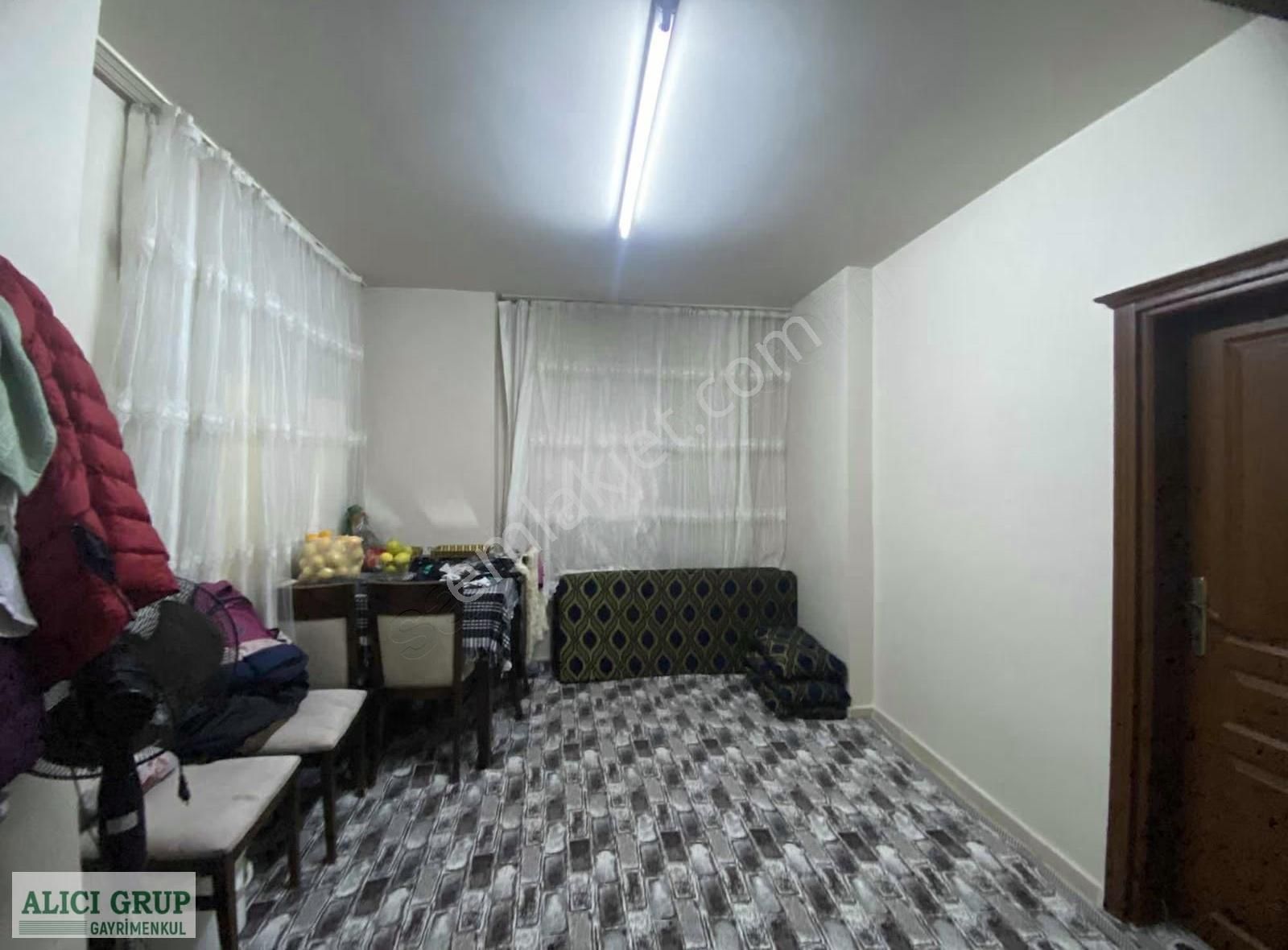 Yüreğır Karşıyakada Cazip Müstakil Ev