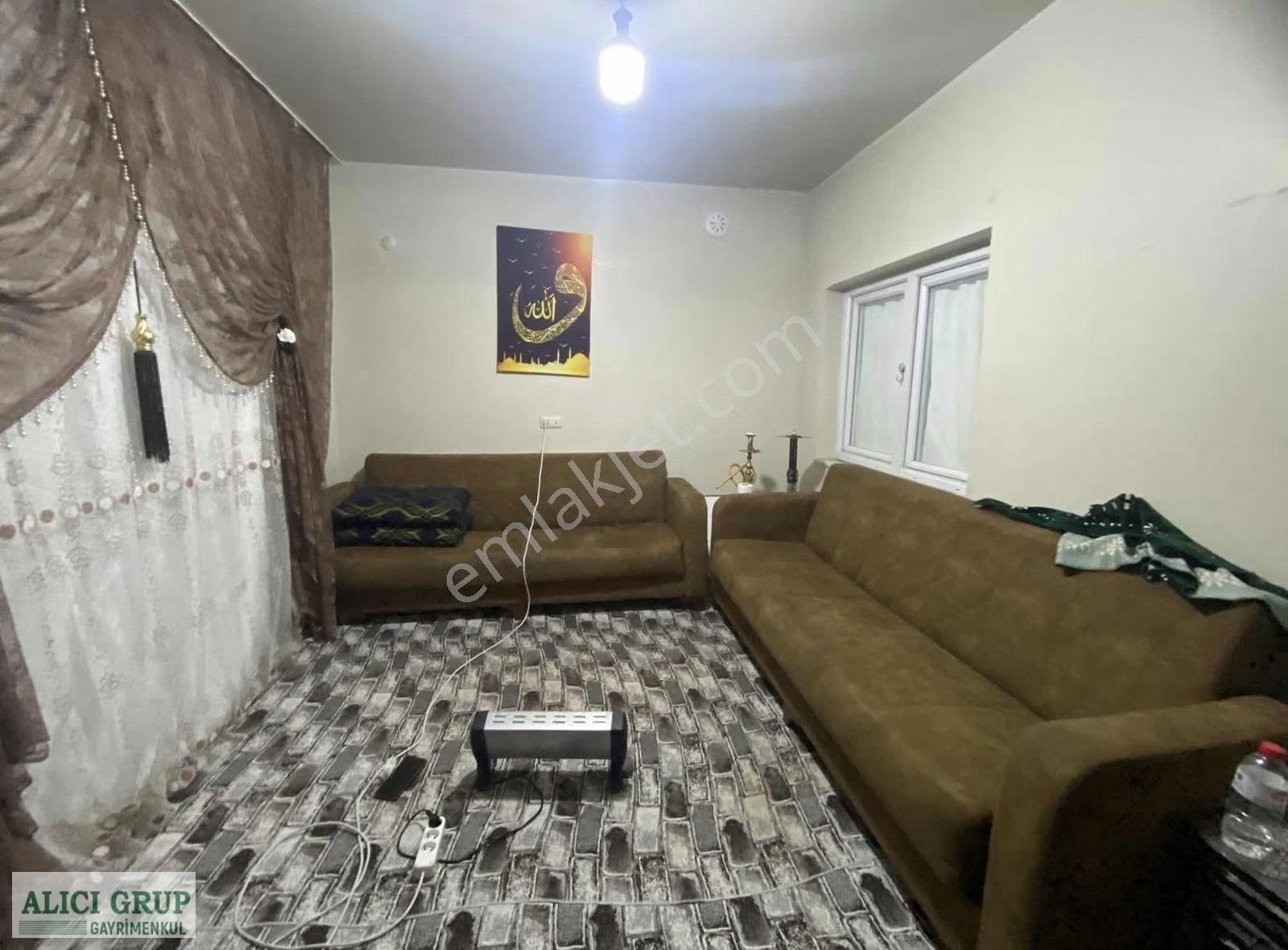 Yüreğır Karşıyakada Cazip Müstakil Ev - Görsel 3