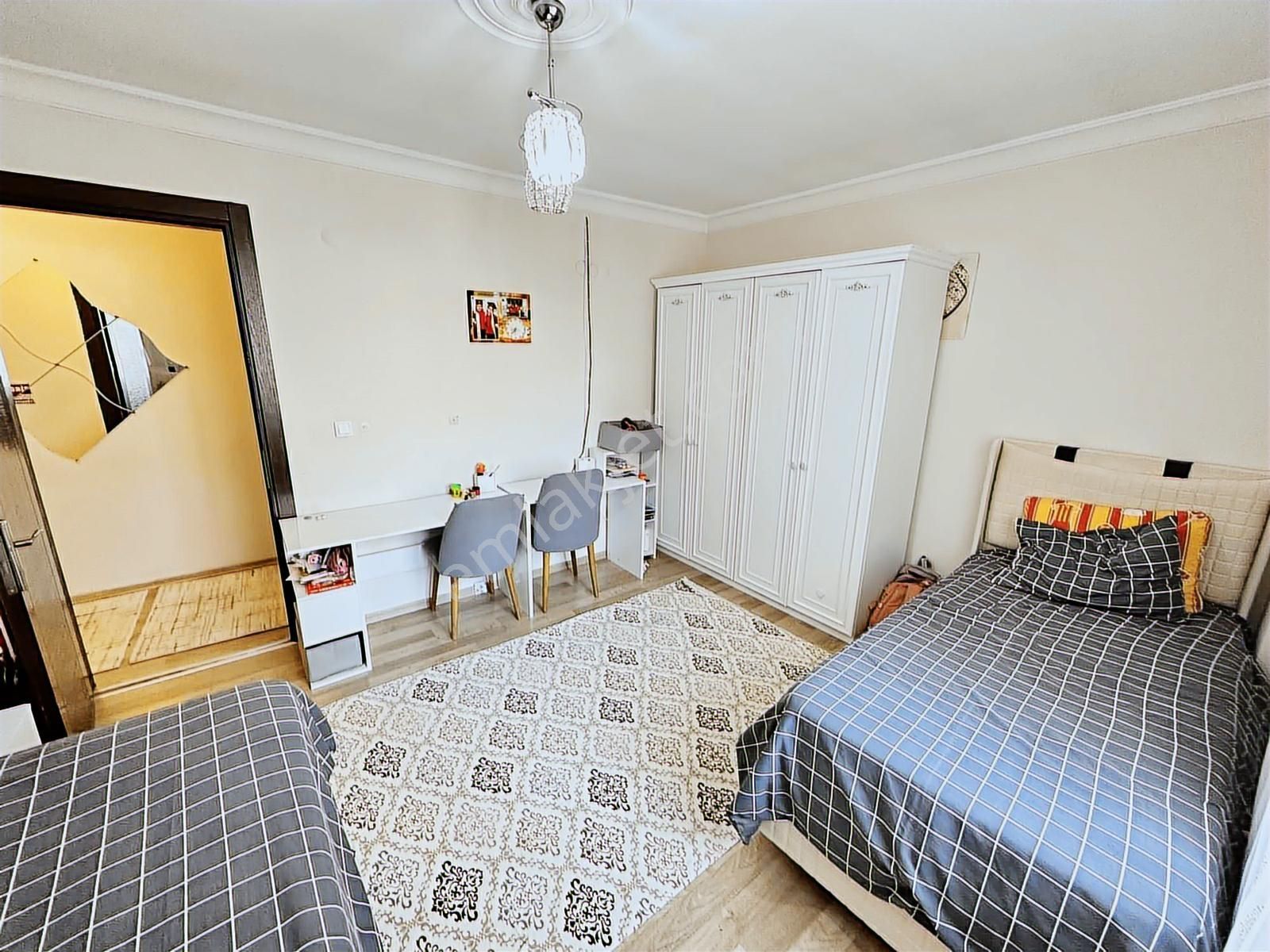 Buca Seyfi Demirsoy Hastane Yakını 3+1 140 M2 Satılık Daire - Görsel 15