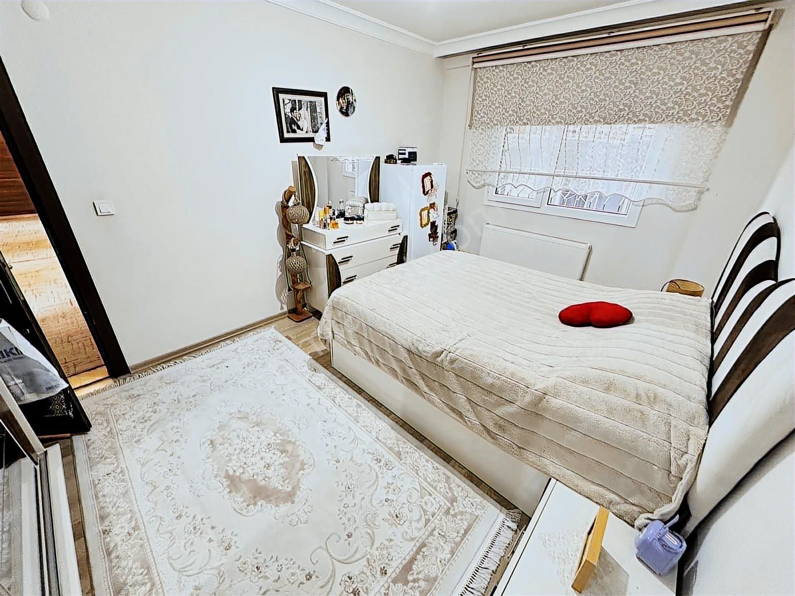 Buca Seyfi Demirsoy Hastane Yakını 3+1 140 M2 Satılık Daire - Görsel 13