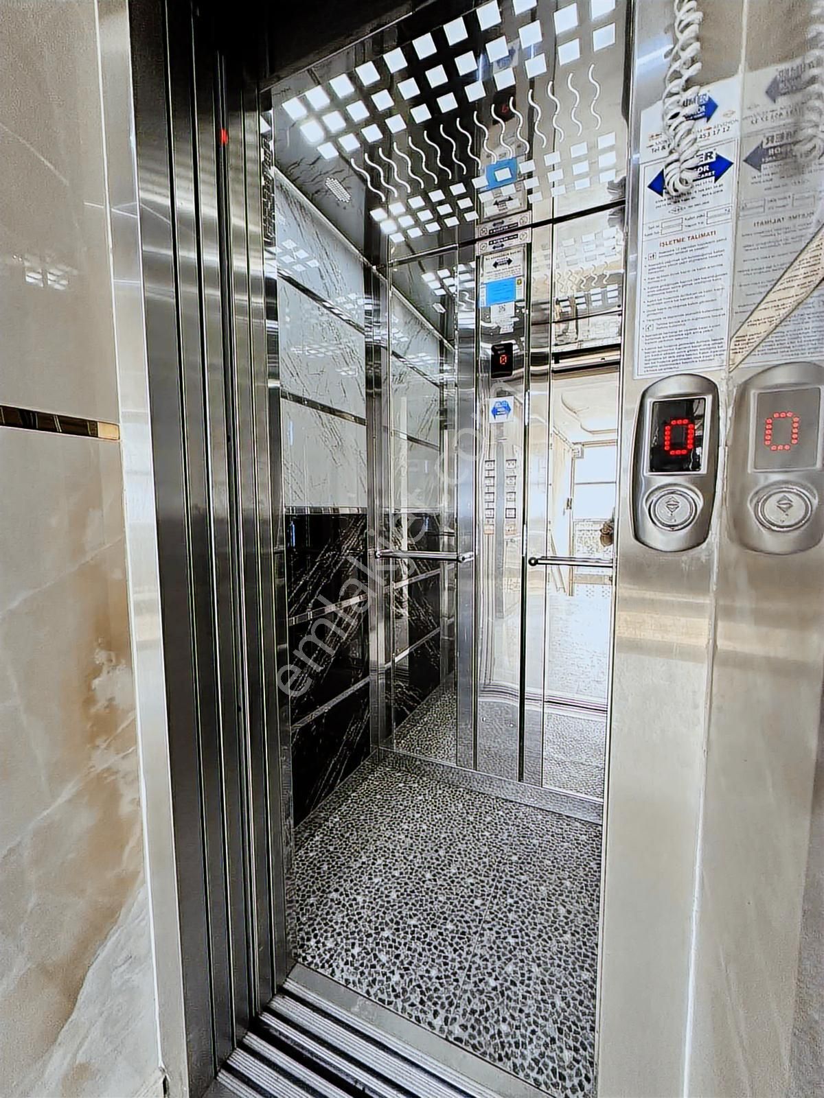 Buca Seyfi Demirsoy Hastane Yakını 3+1 140 M2 Satılık Daire - Görsel 3