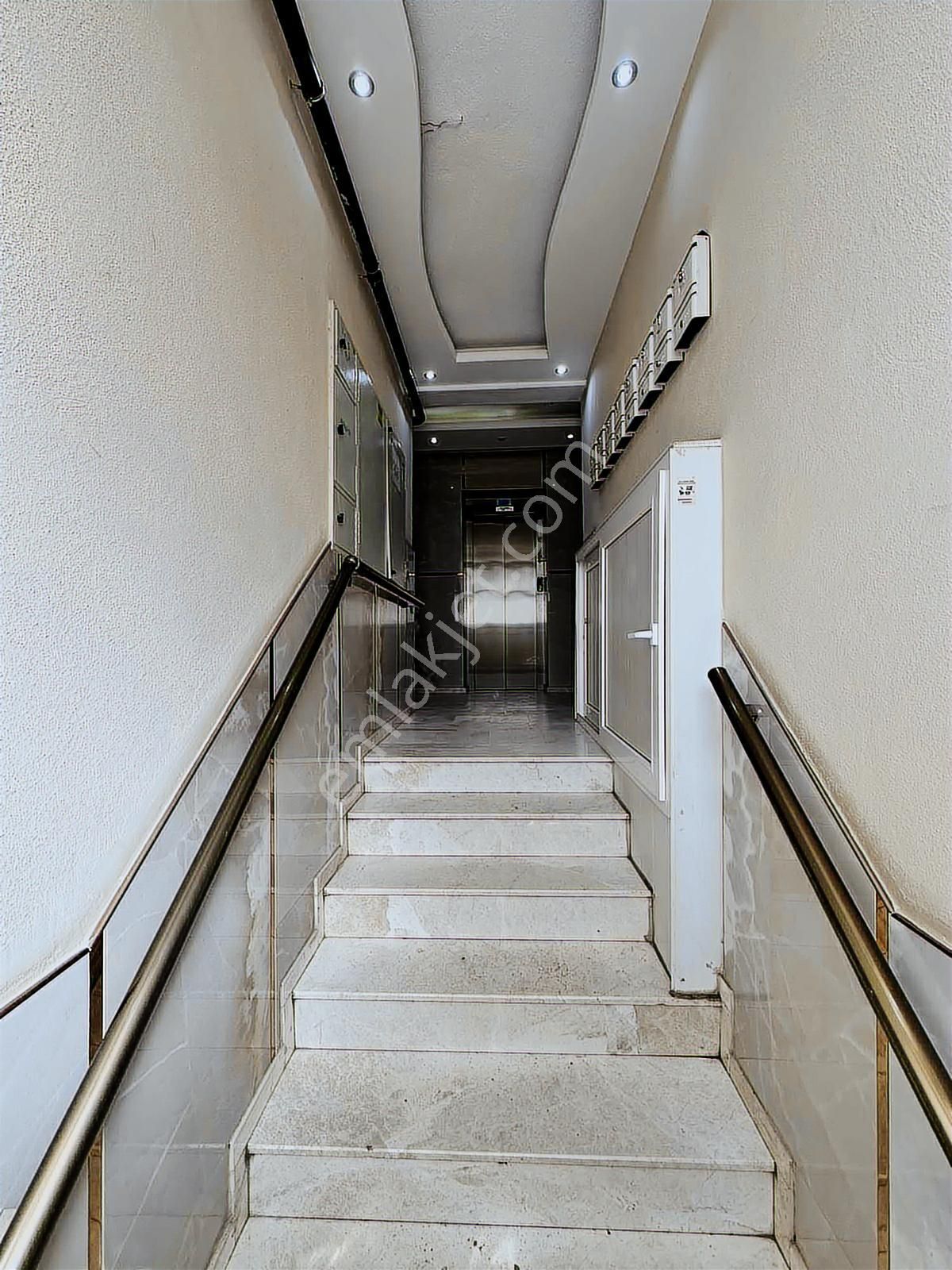 Buca Seyfi Demirsoy Hastane Yakını 3+1 140 M2 Satılık Daire - Görsel 10