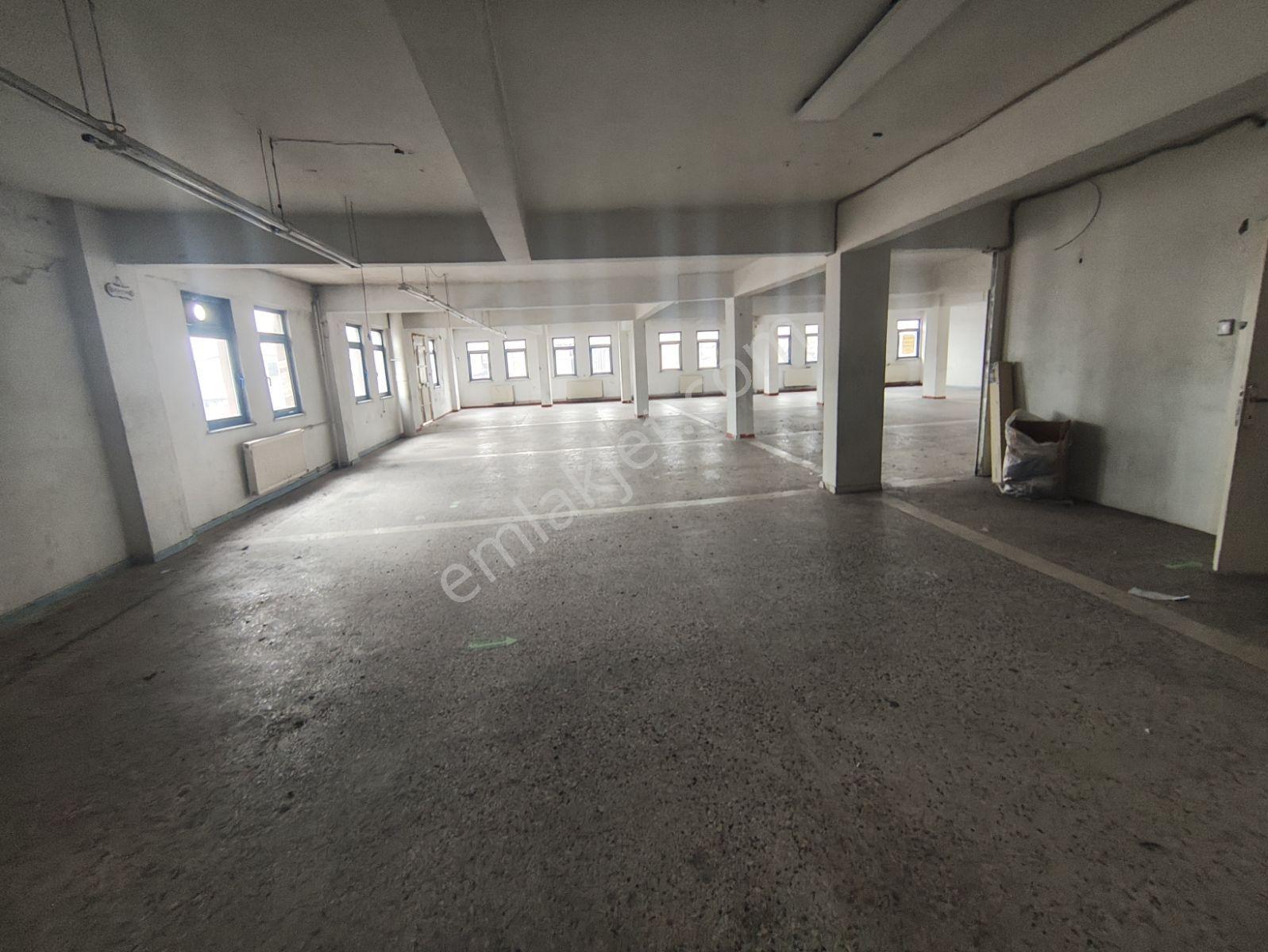 Enes Malik Toraman'dan Kiralık 475 M2 Atölyeye Uygun İşyeri - Görsel 25