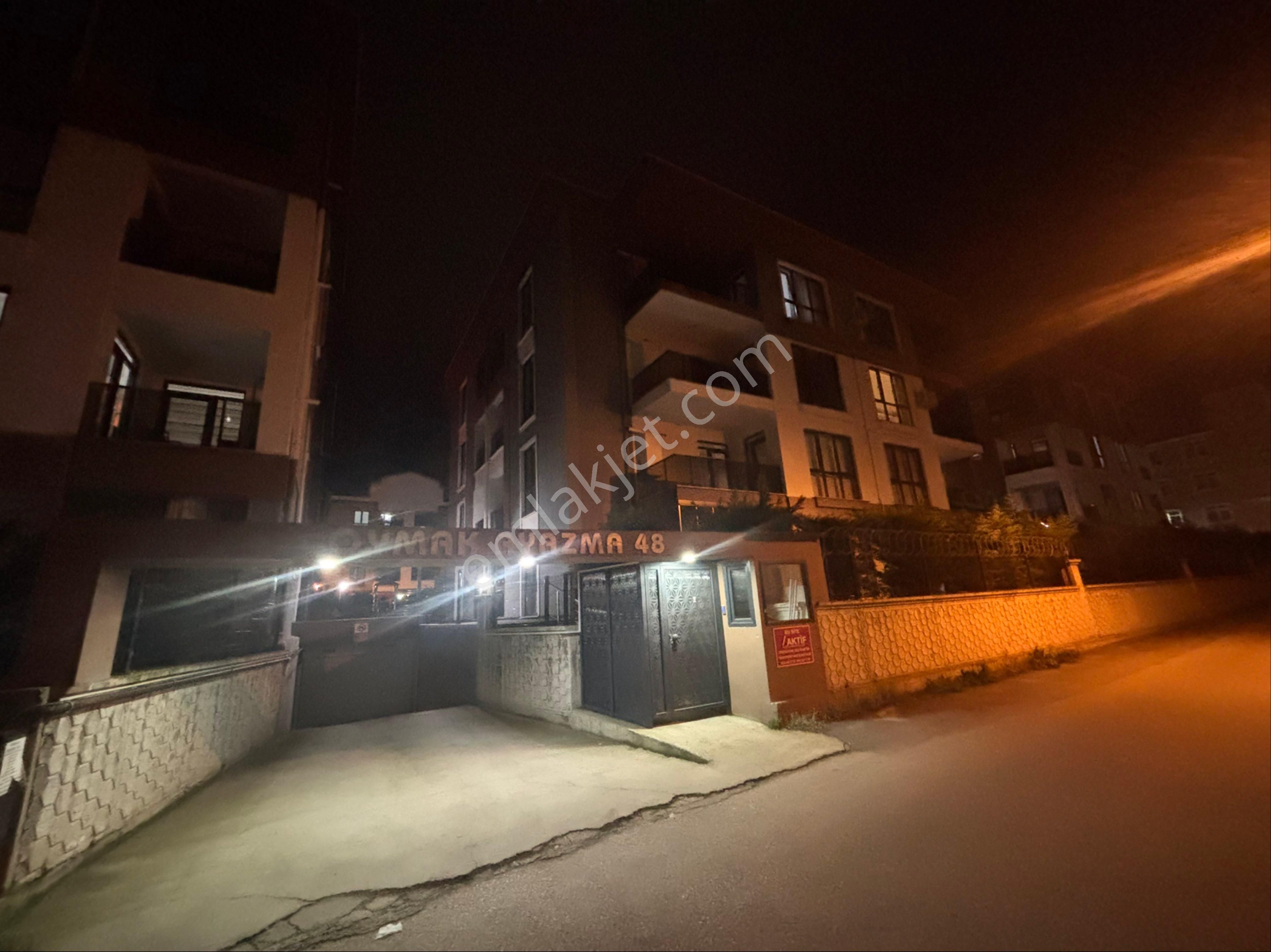 Site İçinde Havuzlu Otoparlı Yerden Isıtmalı 2+1 Arakat - Görsel 29