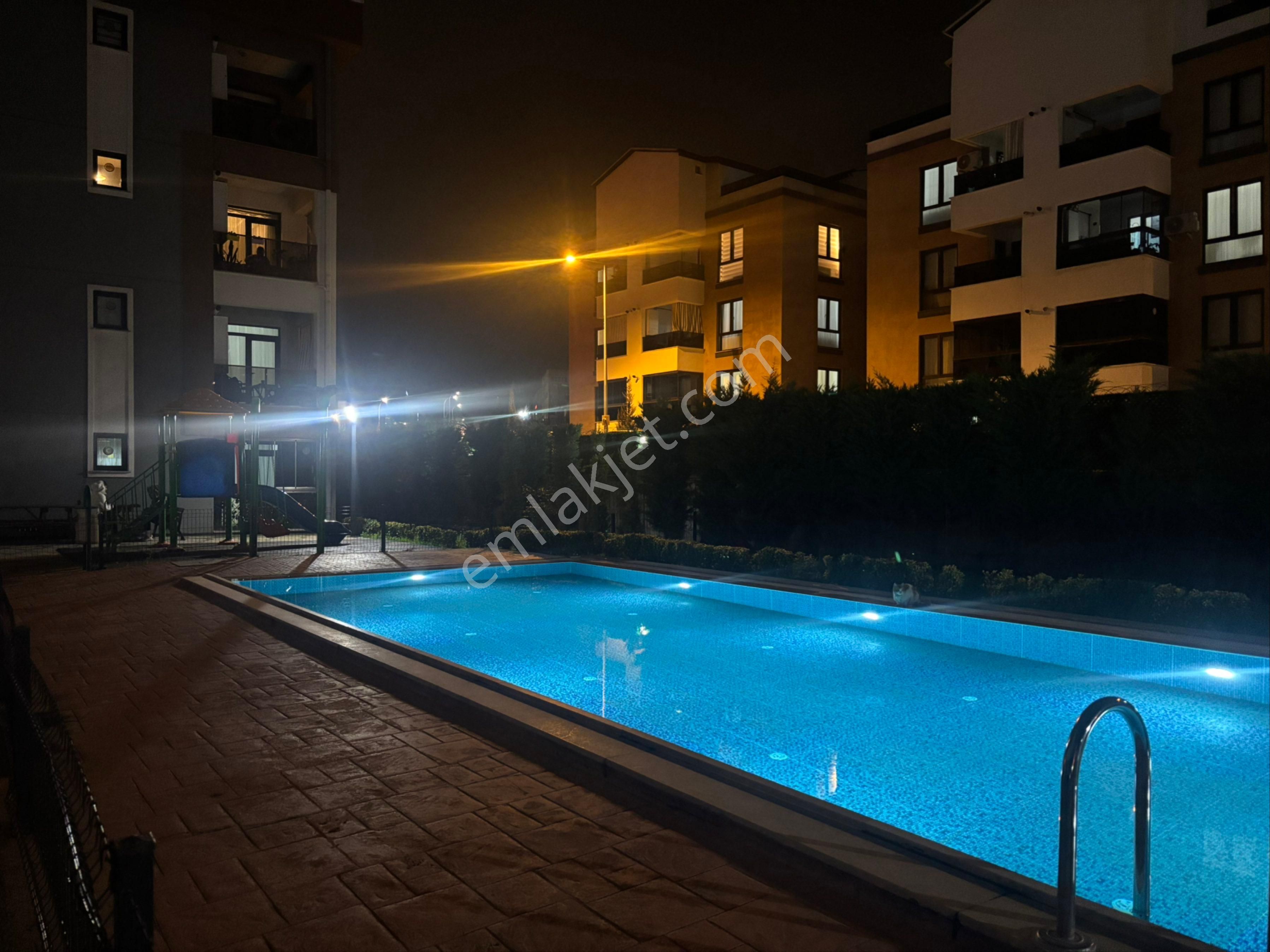 Site İçinde Havuzlu Otoparlı Yerden Isıtmalı 2+1 Arakat - Görsel 2