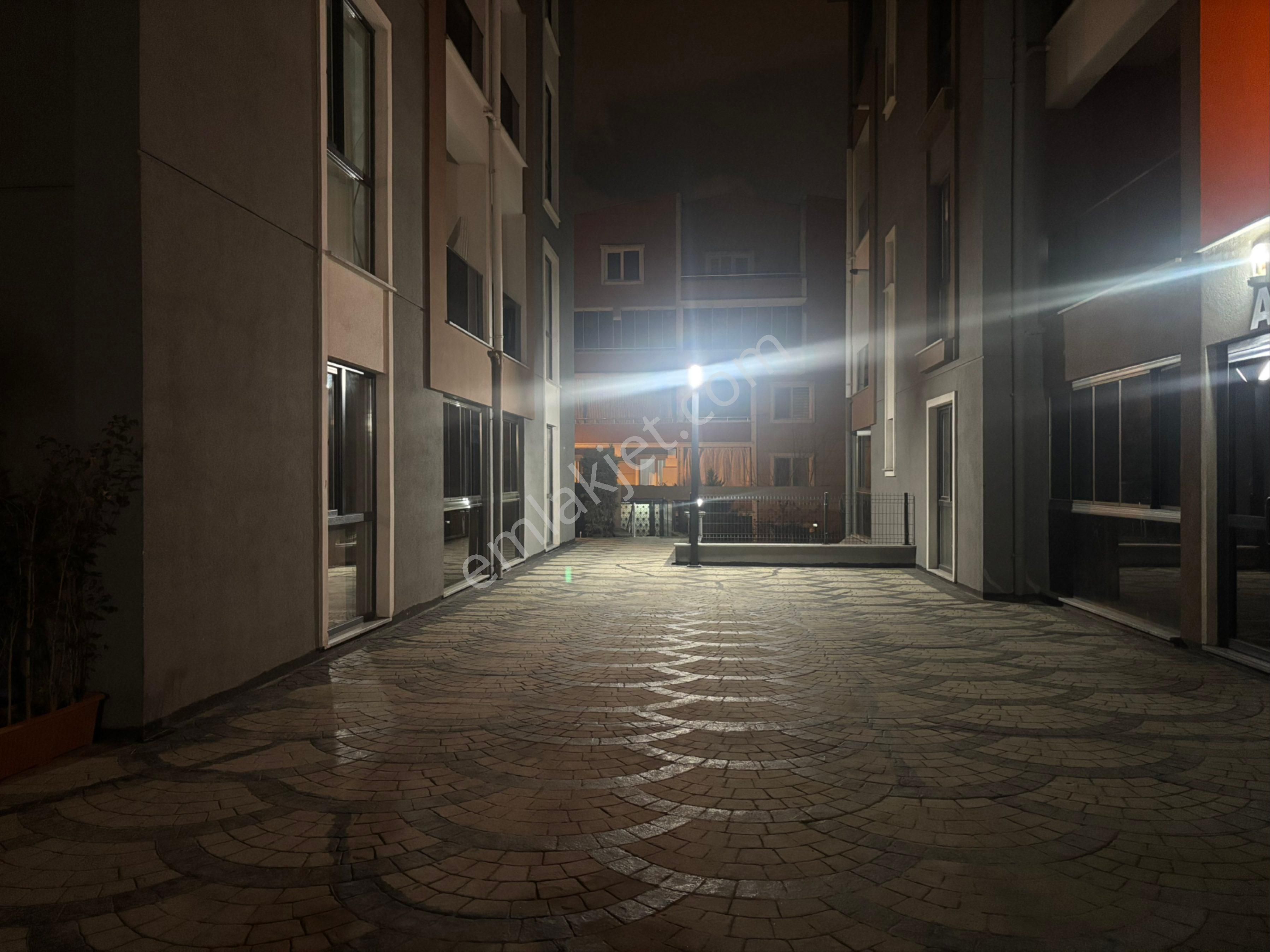 Site İçinde Havuzlu Otoparlı Yerden Isıtmalı 2+1 Arakat - Görsel 31