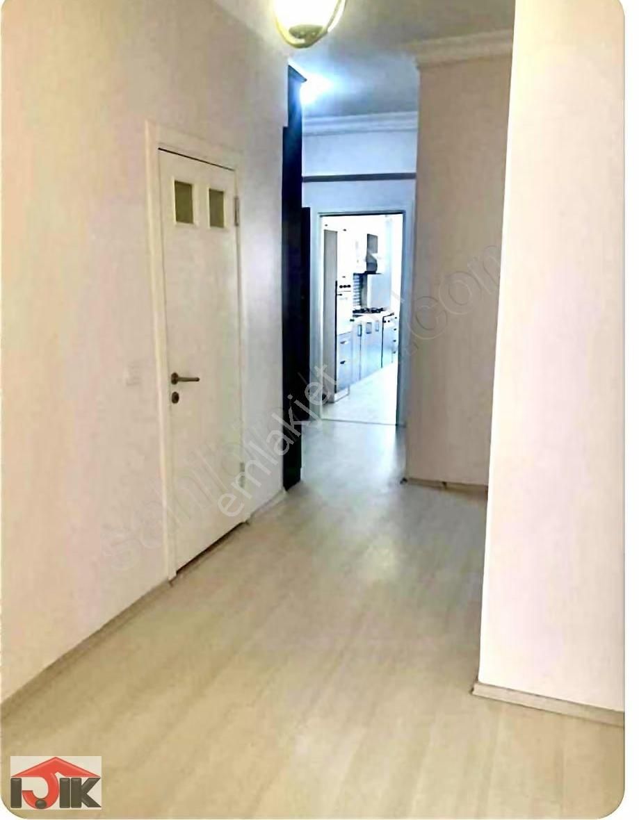 E-5 Yakın Satılık Geniş 3+1 Daire, Merkezi Lokasyon - Görsel 8