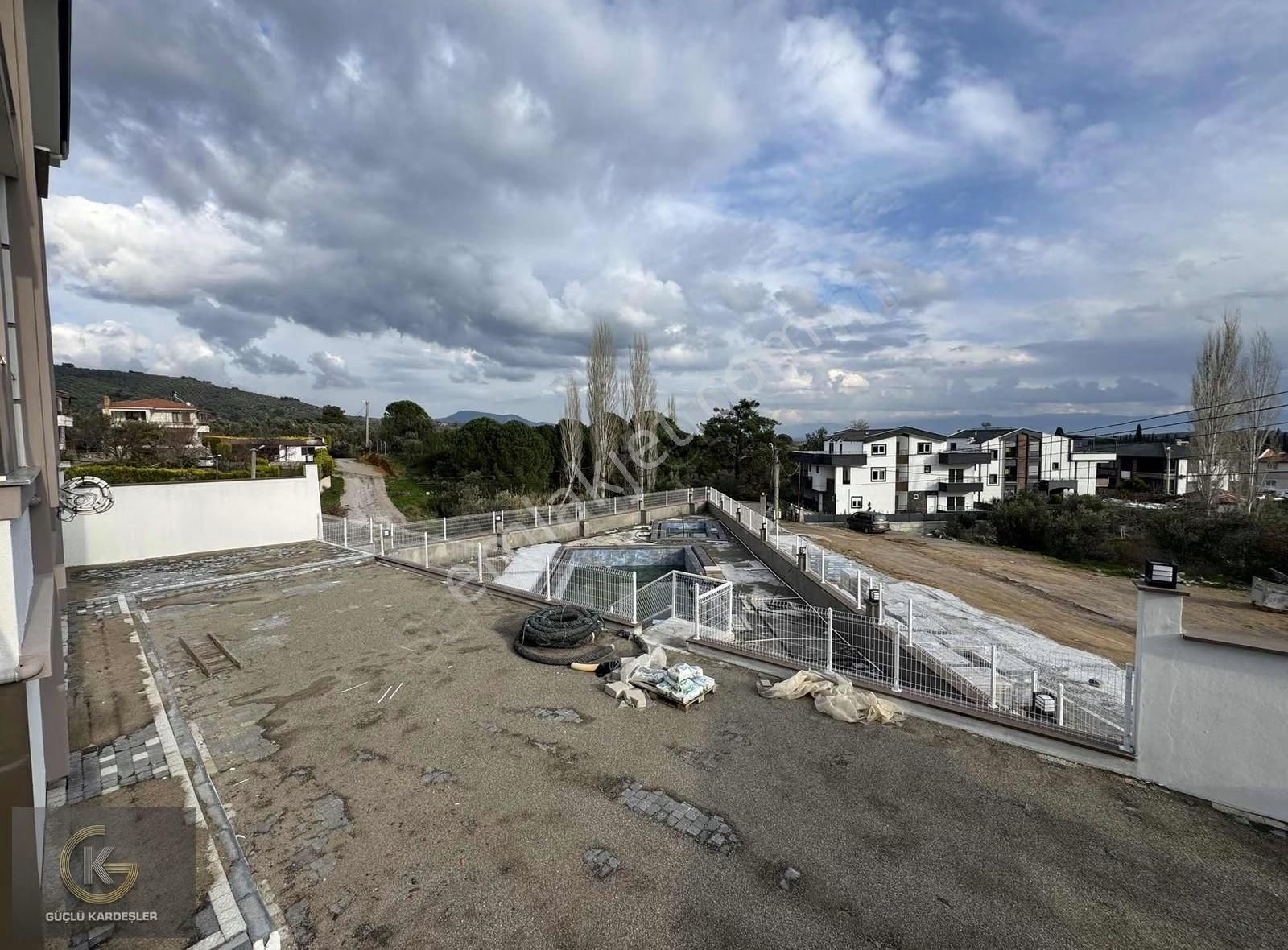 Güçlü Kardeşler Gürede Havuzlu Site İçerisinde 2+1 Daireler - Görsel 16