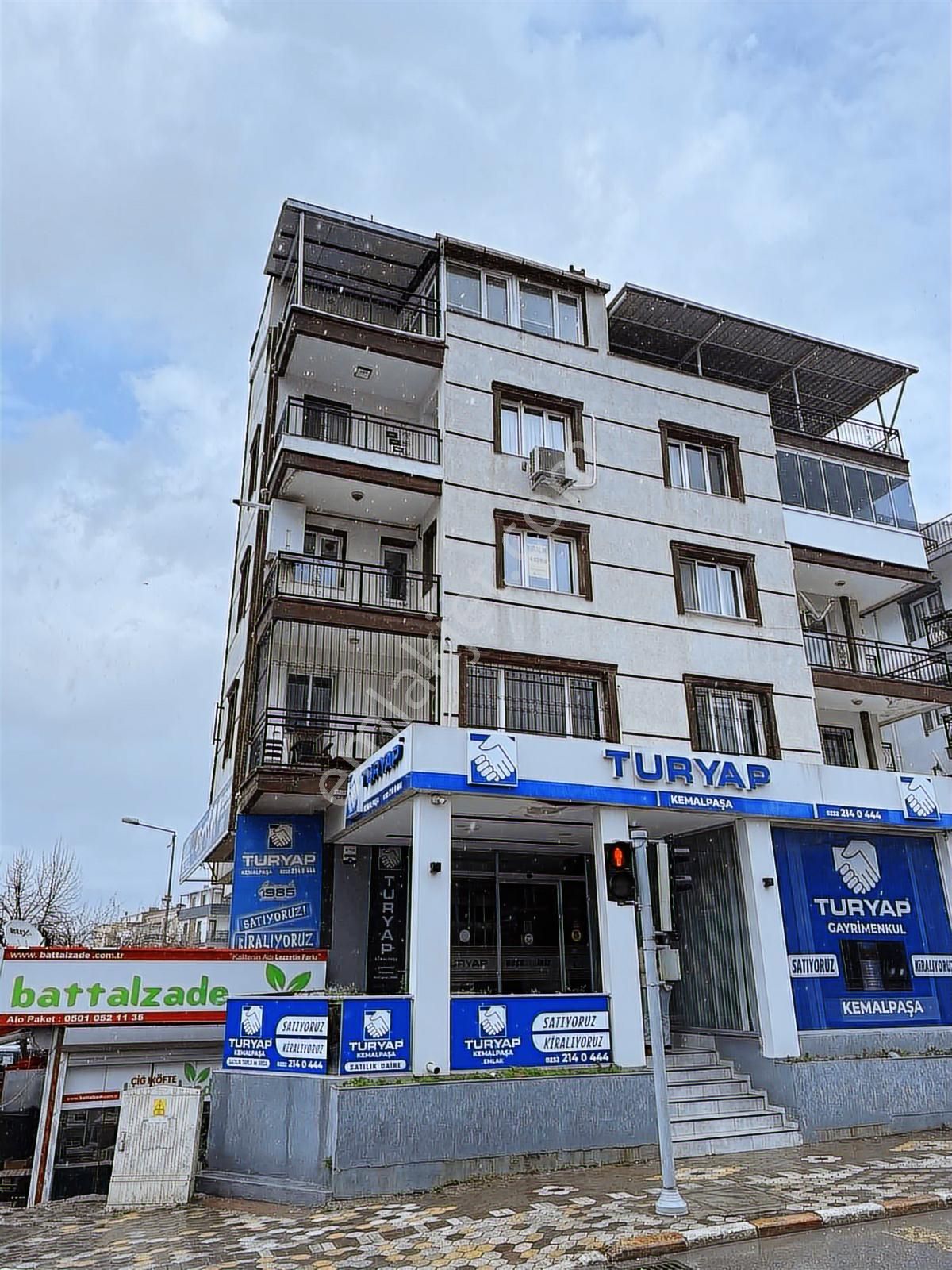 Cadde Üzeri Mükemmel Lokasyon 3+1 - Görsel 2