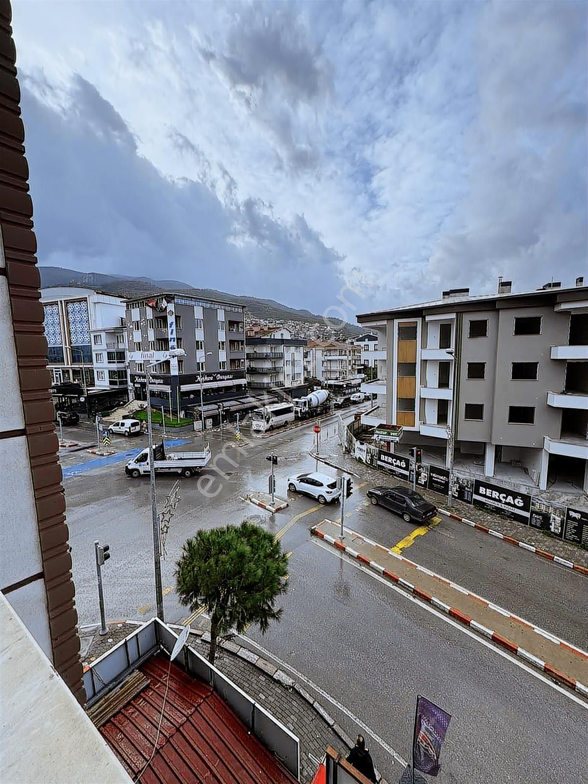 Cadde Üzeri Mükemmel Lokasyon 3+1 - Görsel 13