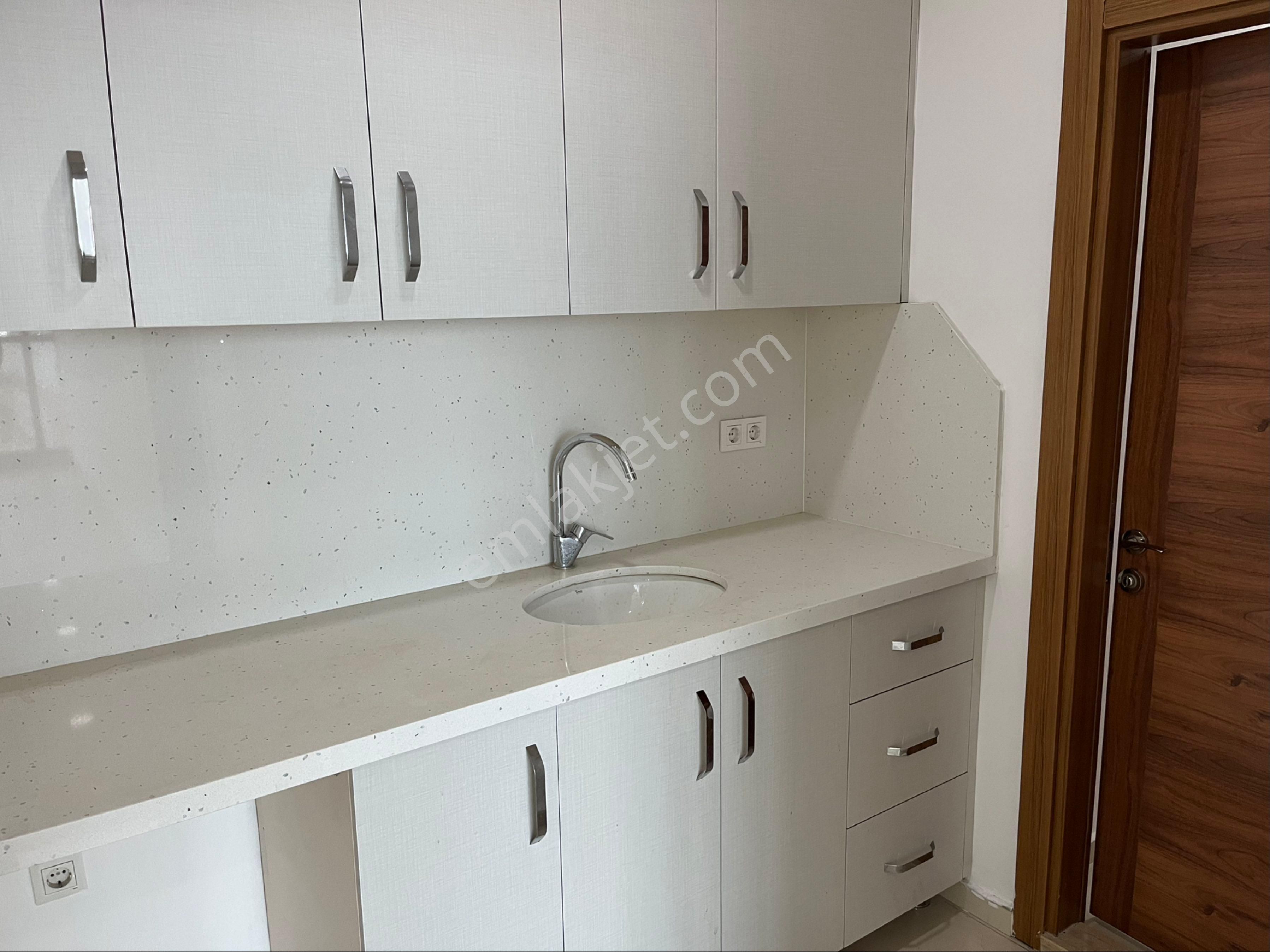 Manavkuyuda Cadde Üzeri Bakımlı Tertemiz Ofis - Görsel 7