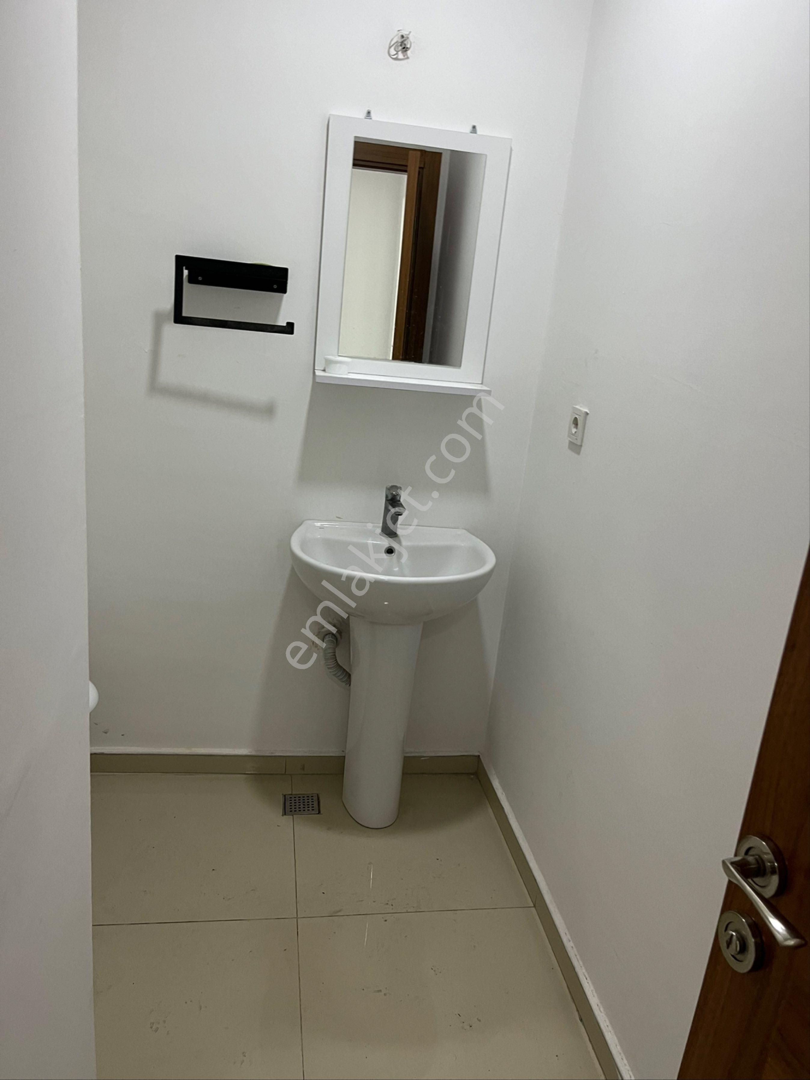 Manavkuyuda Cadde Üzeri Bakımlı Tertemiz Ofis - Görsel 8