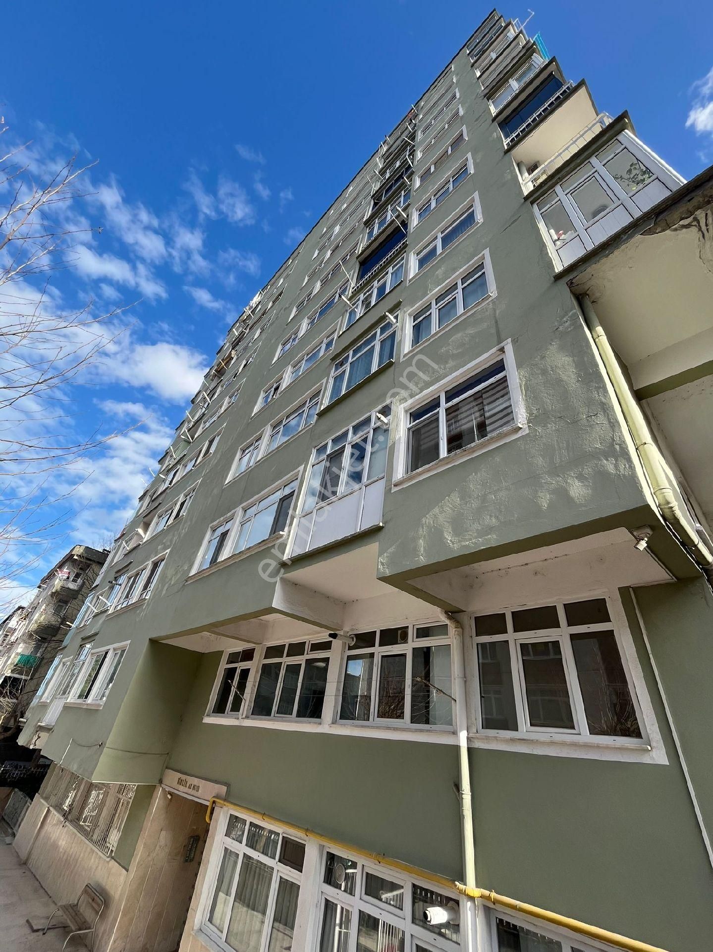 Evim-nur'dan Bahçelievler Mh. 3+1 130m2 1.kat Doğalgazlı Asansörlü Eşyalı Satılık