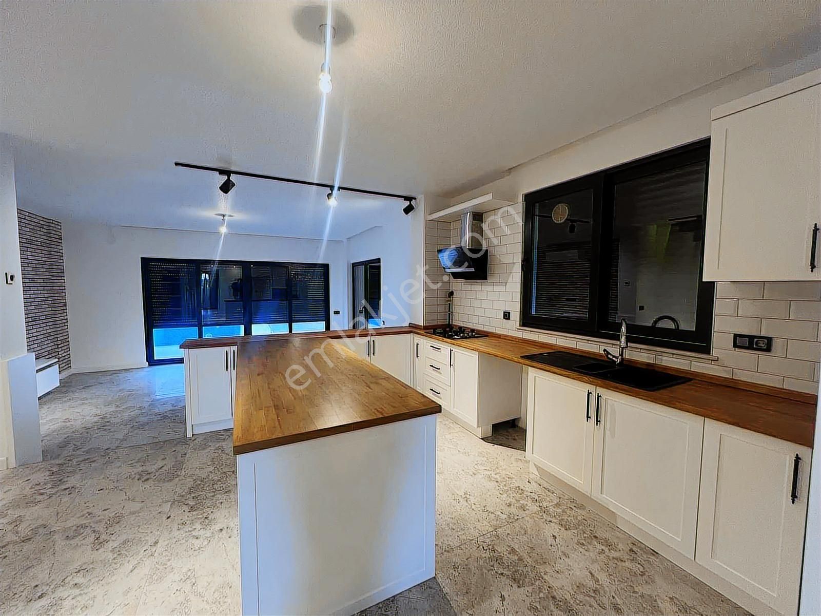 Döşemealtı Yeşilbayır Ayrı Giriş Müstakil Havuzlu Triplex Villa - Görsel 16