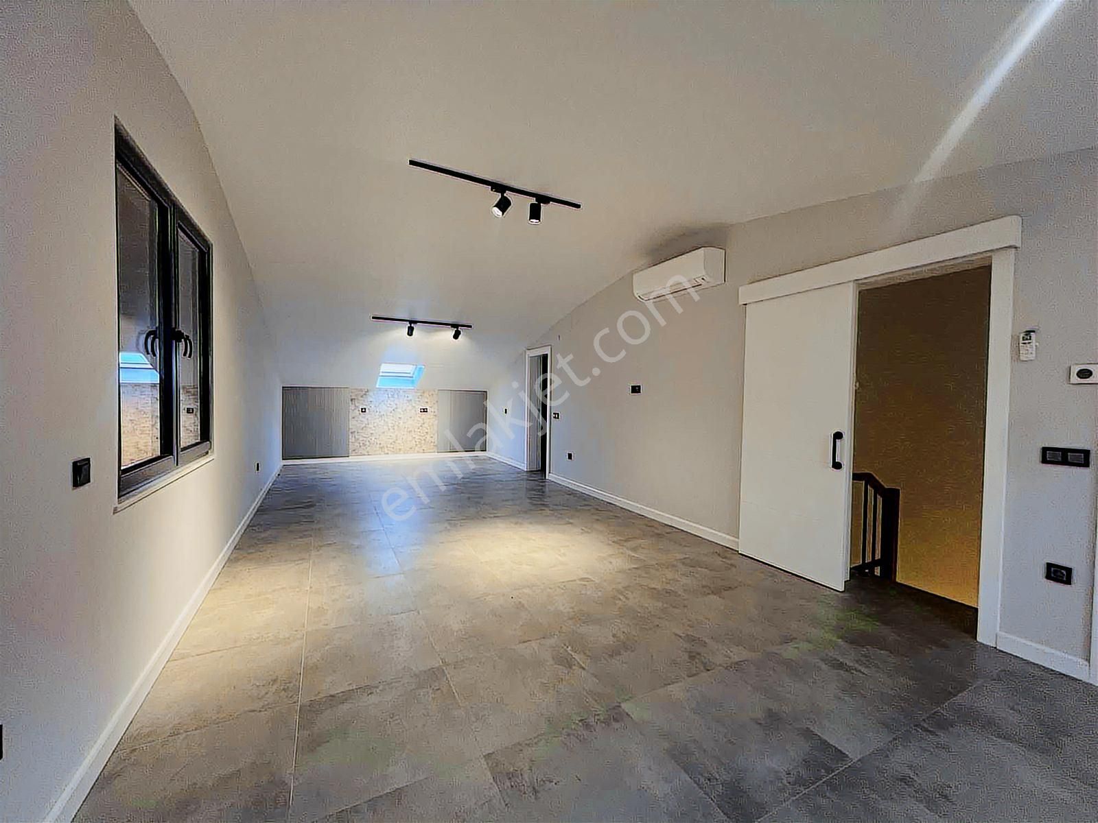 Döşemealtı Yeşilbayır Ayrı Giriş Müstakil Havuzlu Triplex Villa - Görsel 23