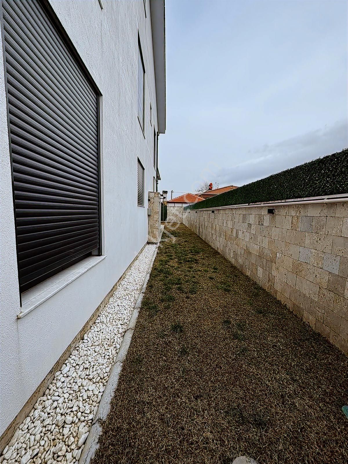 Döşemealtı Yeşilbayır Ayrı Giriş Müstakil Havuzlu Triplex Villa - Görsel 17