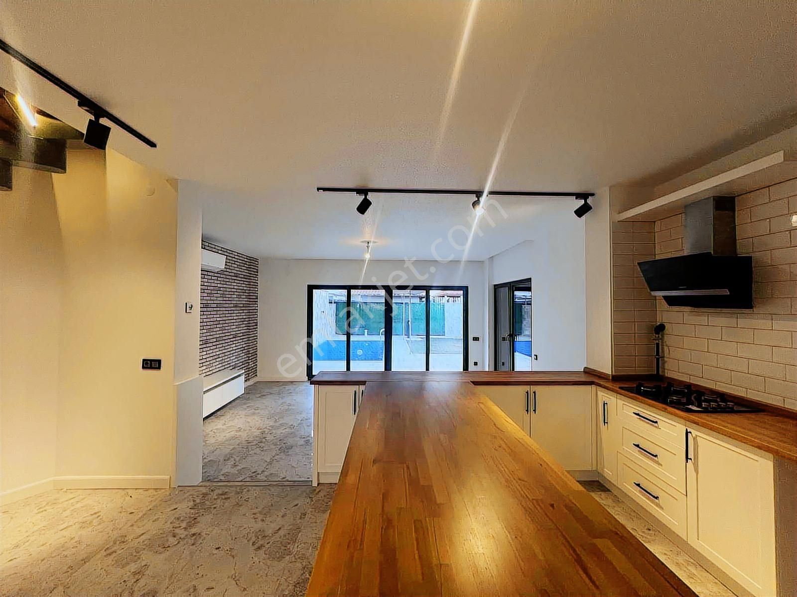 Döşemealtı Yeşilbayır Ayrı Giriş Müstakil Havuzlu Triplex Villa - Görsel 15