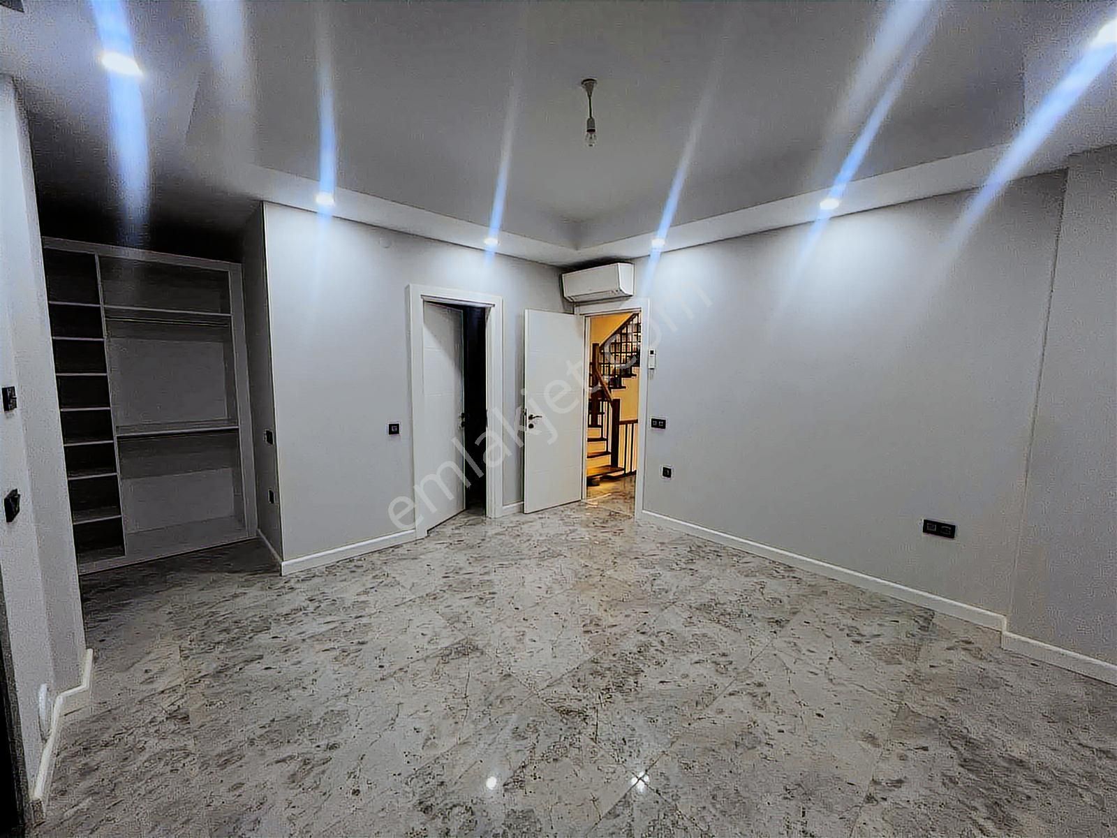 Döşemealtı Yeşilbayır Ayrı Giriş Müstakil Havuzlu Triplex Villa - Görsel 24