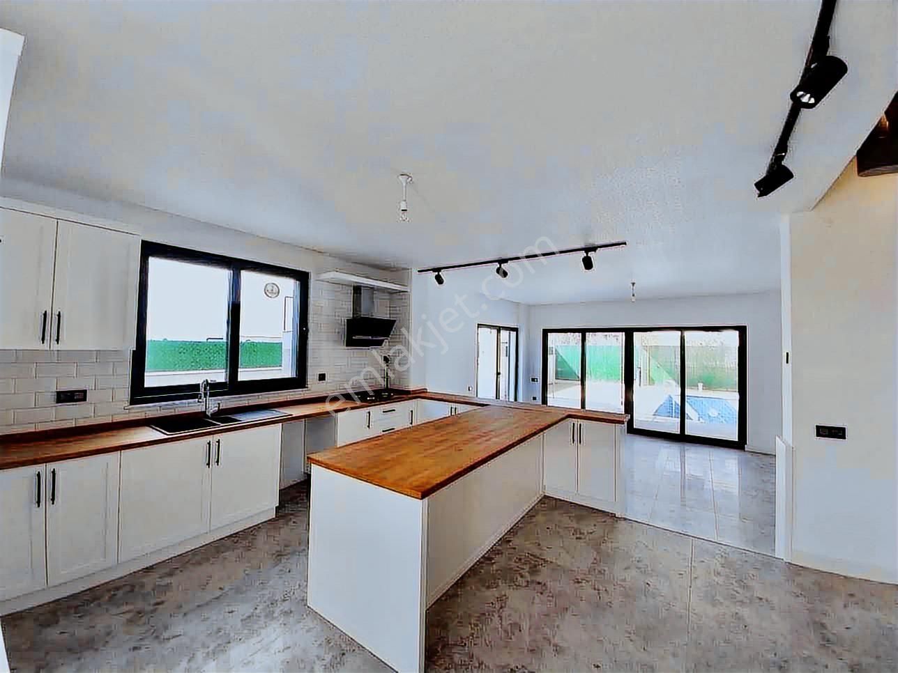 Döşemealtı Yeşilbayır Ayrı Giriş Müstakil Havuzlu Triplex Villa - Görsel 3