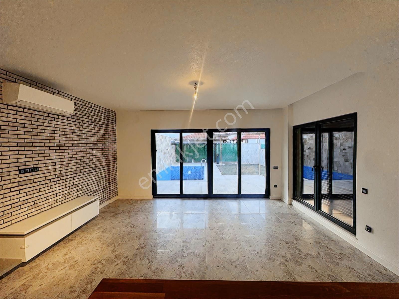 Döşemealtı Yeşilbayır Ayrı Giriş Müstakil Havuzlu Triplex Villa - Görsel 27