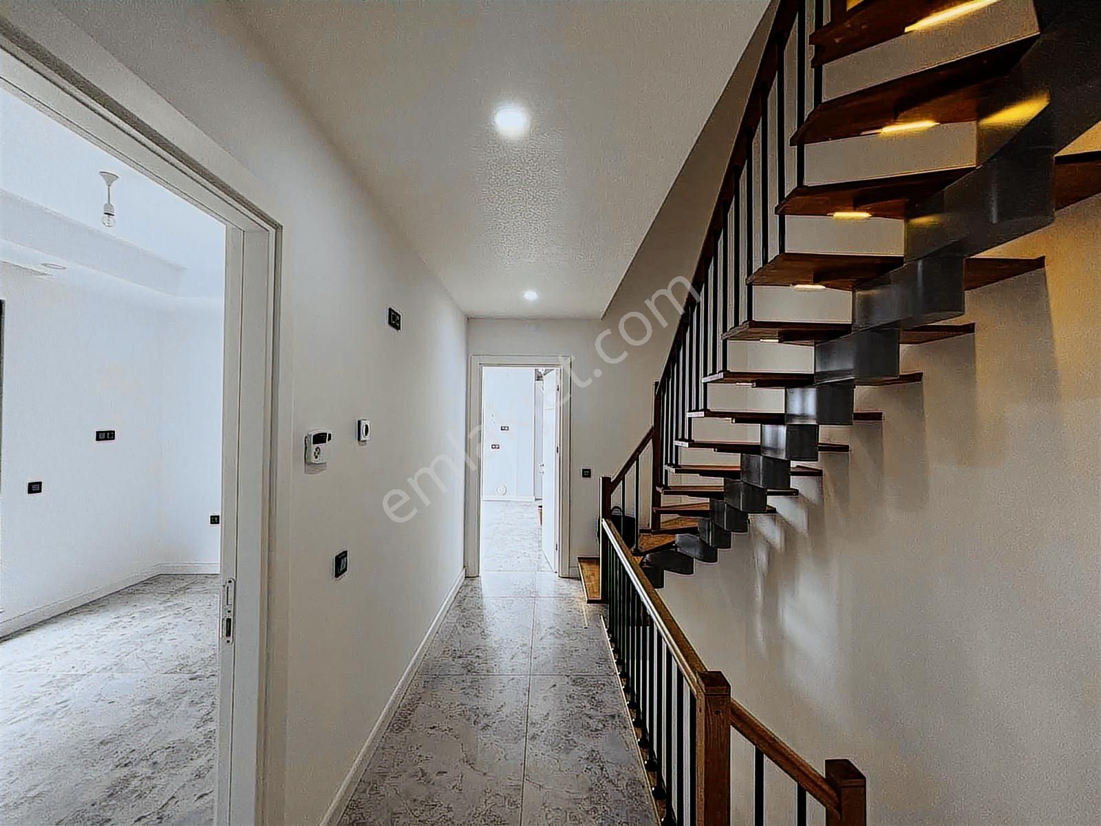 Döşemealtı Yeşilbayır Ayrı Giriş Müstakil Havuzlu Triplex Villa - Görsel 13