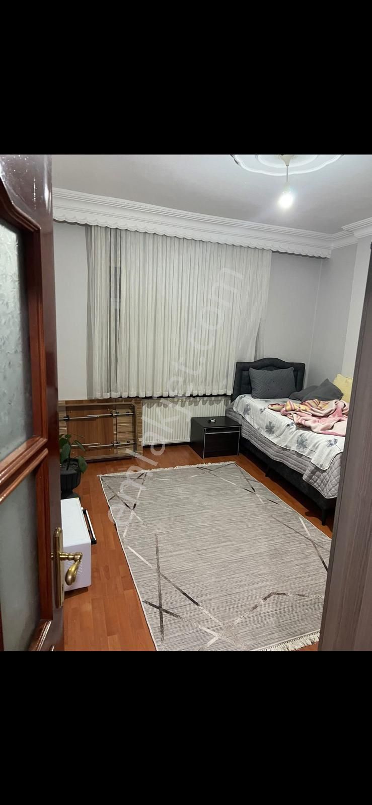 50. Yıl Mah 3+1 130 M2 2. Kat Orhangazi Okuluna Yakın Temiz Kiralık Daire Eşyasızdır - Görsel 2