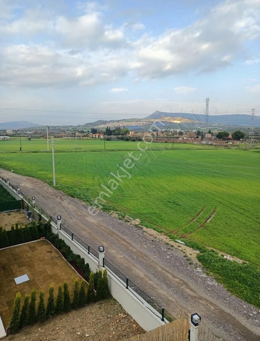 Foça Yenibağarasında Nezih Sitede 1+1 Teraslı Daire - Görsel 15