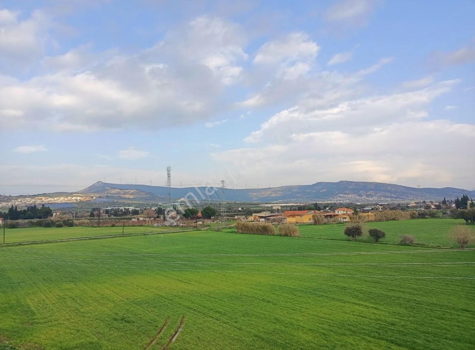 Foça Yenibağarasında Nezih Sitede 1+1 Teraslı Daire - Görsel 18