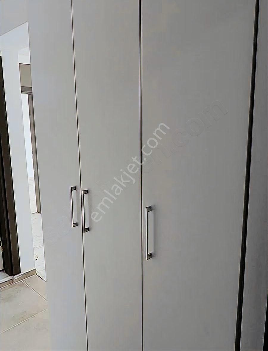 Foça Yenibağarasında Nezih Sitede 1+1 Teraslı Daire - Görsel 16