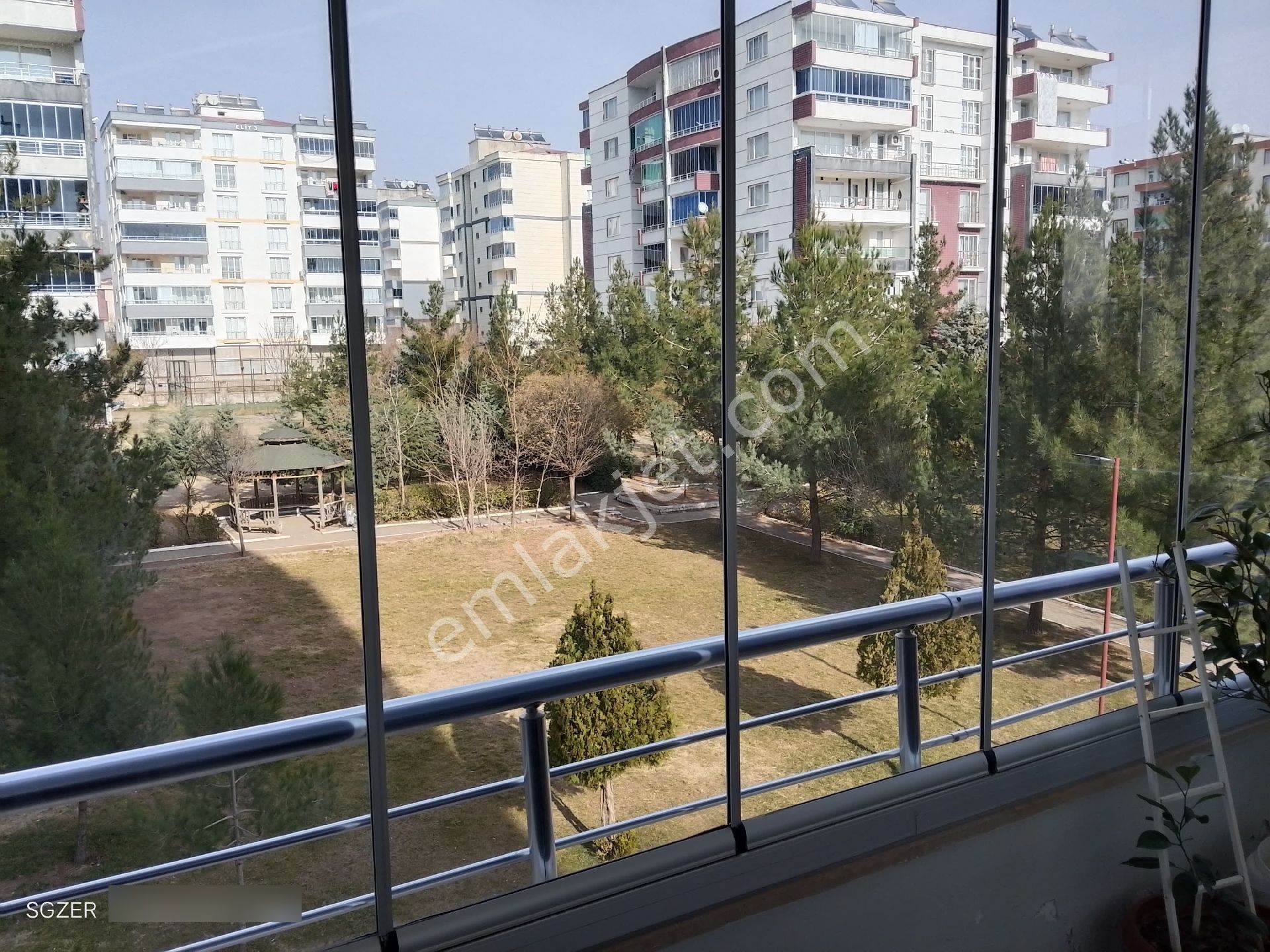 Hilarkent Sitesinde Satılık Daire - Görsel 2