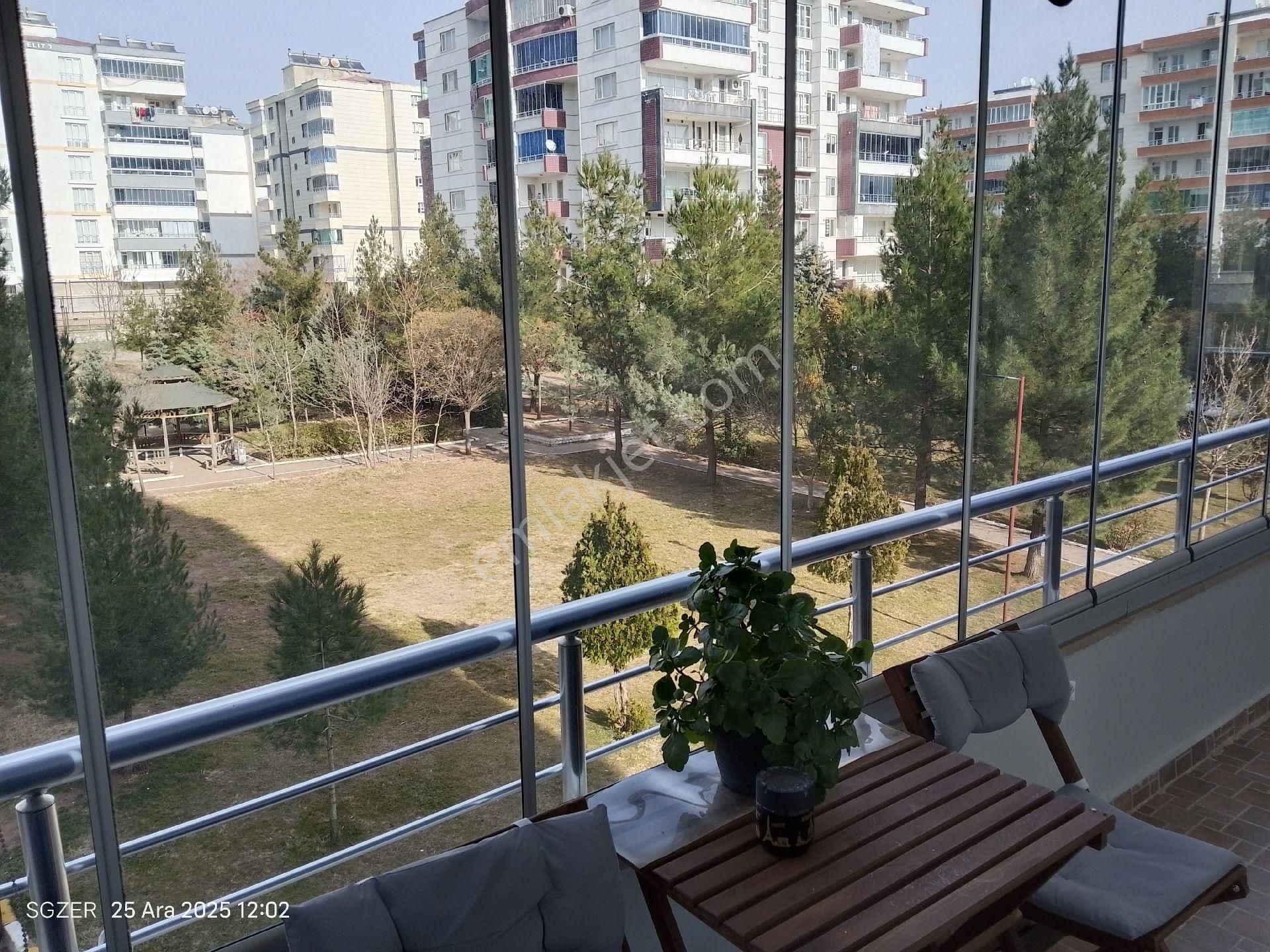 Hilarkent Sitesinde Satılık Daire