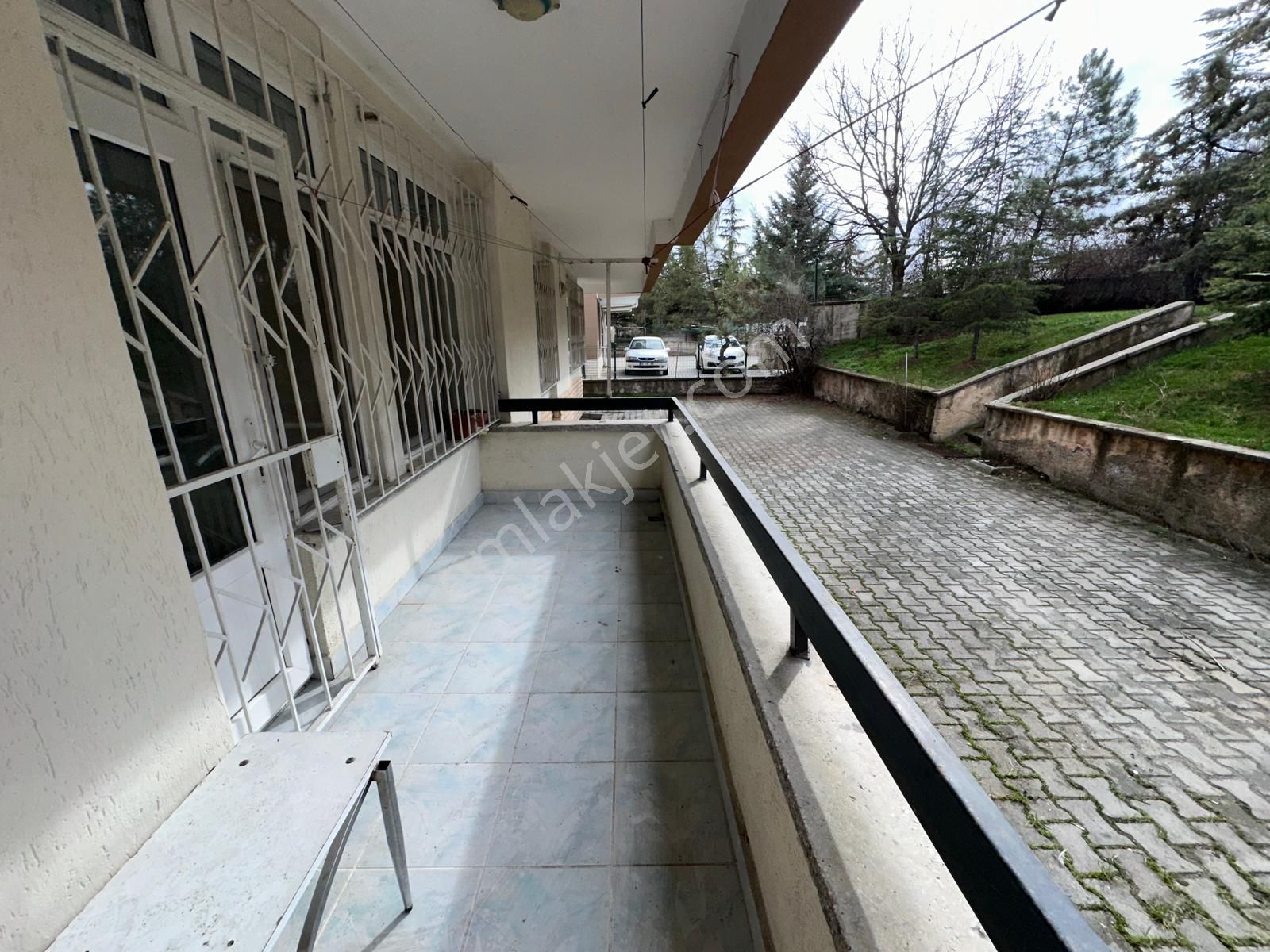 Uzman Emlak Ofisinden Çiçekli Mh.de Bağımsız Geniş 3+1 Daire - Görsel 20