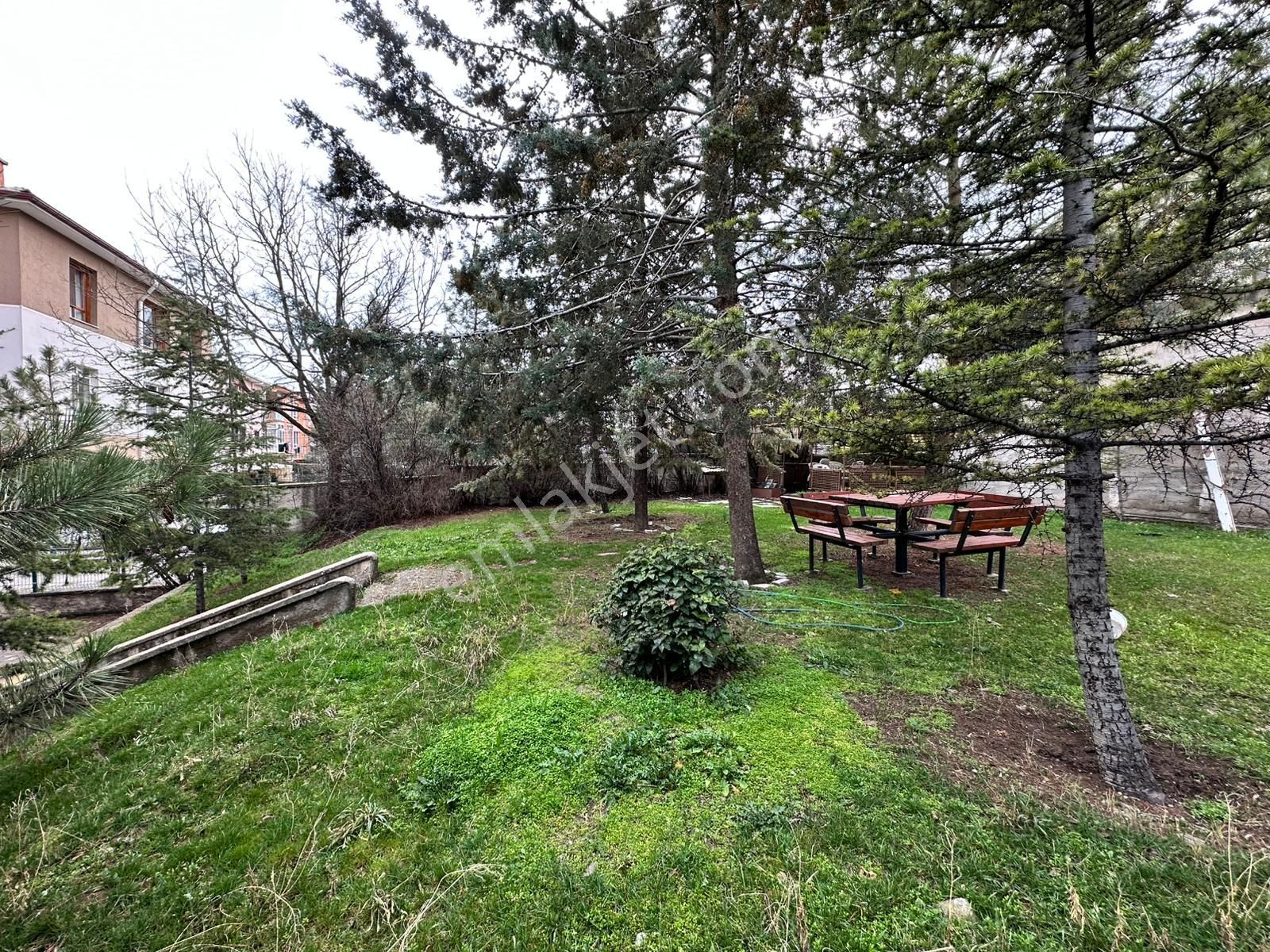 Uzman Emlak Ofisinden Çiçekli Mh.de Bağımsız Geniş 3+1 Daire - Görsel 22