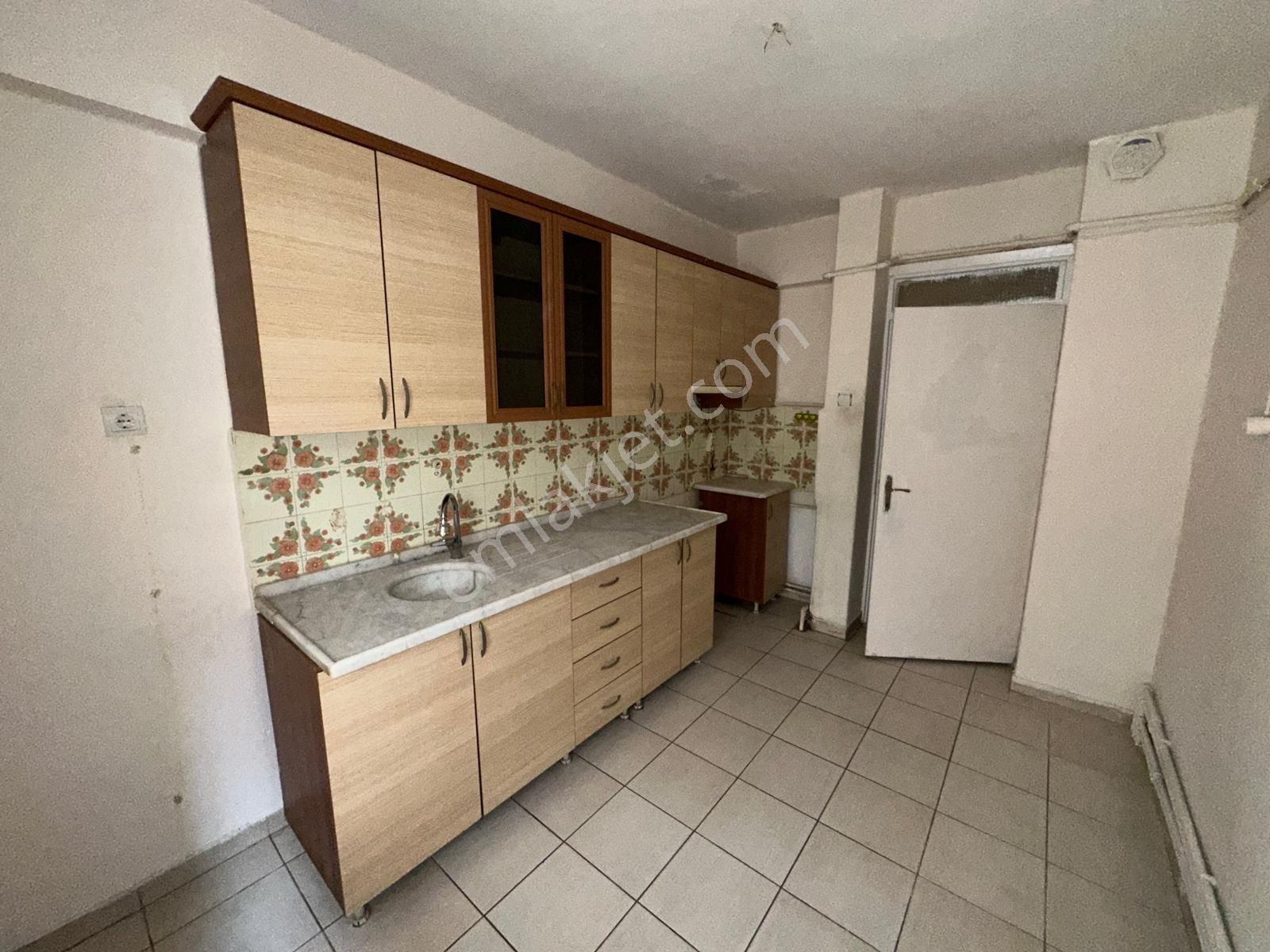 Uzman Emlak Ofisinden Çiçekli Mh.de Bağımsız Geniş 3+1 Daire - Görsel 13