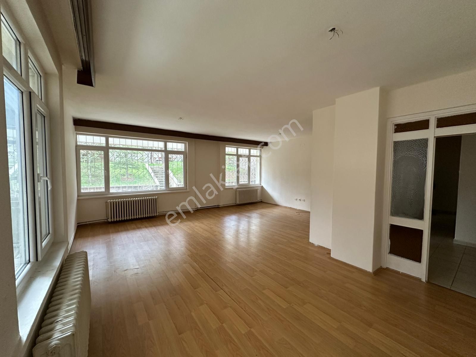 Uzman Emlak Ofisinden Çiçekli Mh.de Bağımsız Geniş 3+1 Daire - Görsel 3