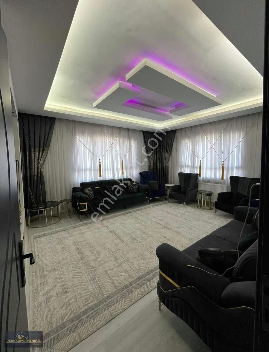 Renk'ten Barak Mah. 3 Katlı Ful Dogal Gazlı Bakımlı Müstakil Ev