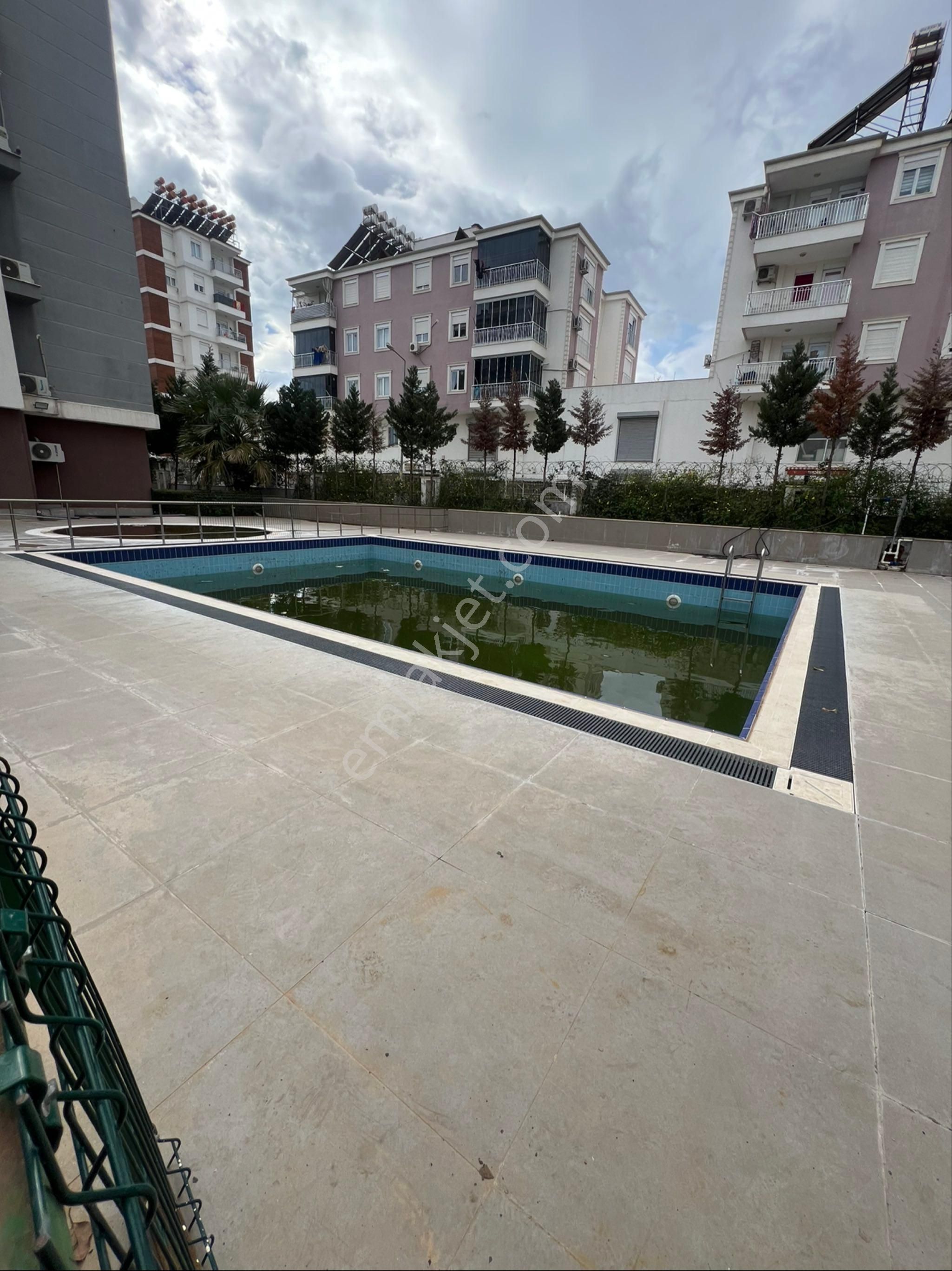 Havuzlu Ve Geniş Daire İsteyenlere Muhteşem Sitede Dairemiz İlanda - Görsel 34