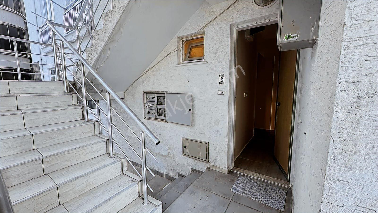 Güzelyalı Denize Sıfır Kiralık 2+1 Daire - Görsel 3