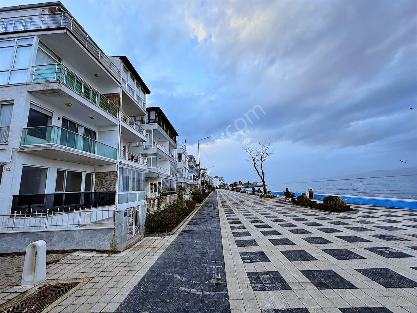 Güzelyalı Denize Sıfır Kiralık 2+1 Daire - Görsel 23