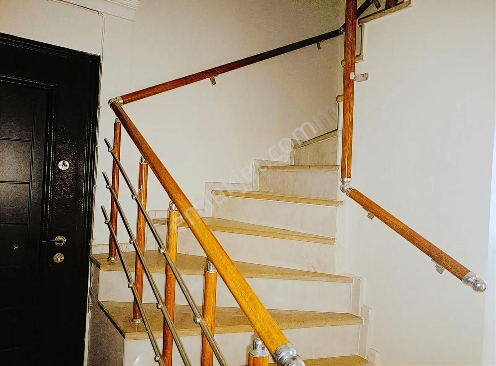 Eşsiz Panaromik Deniz Manzaralı Kiralık Çatı Dubleksi Daire - Görsel 35