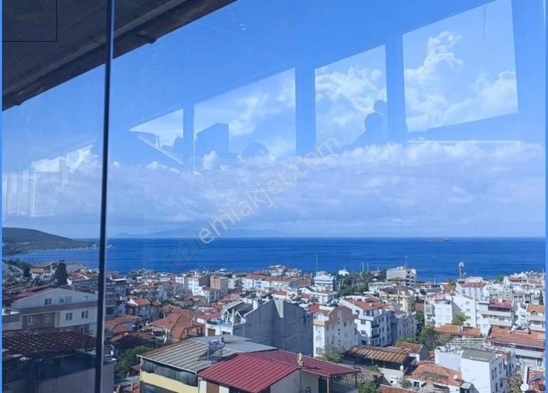 Eşsiz Panaromik Deniz Manzaralı Kiralık Çatı Dubleksi Daire